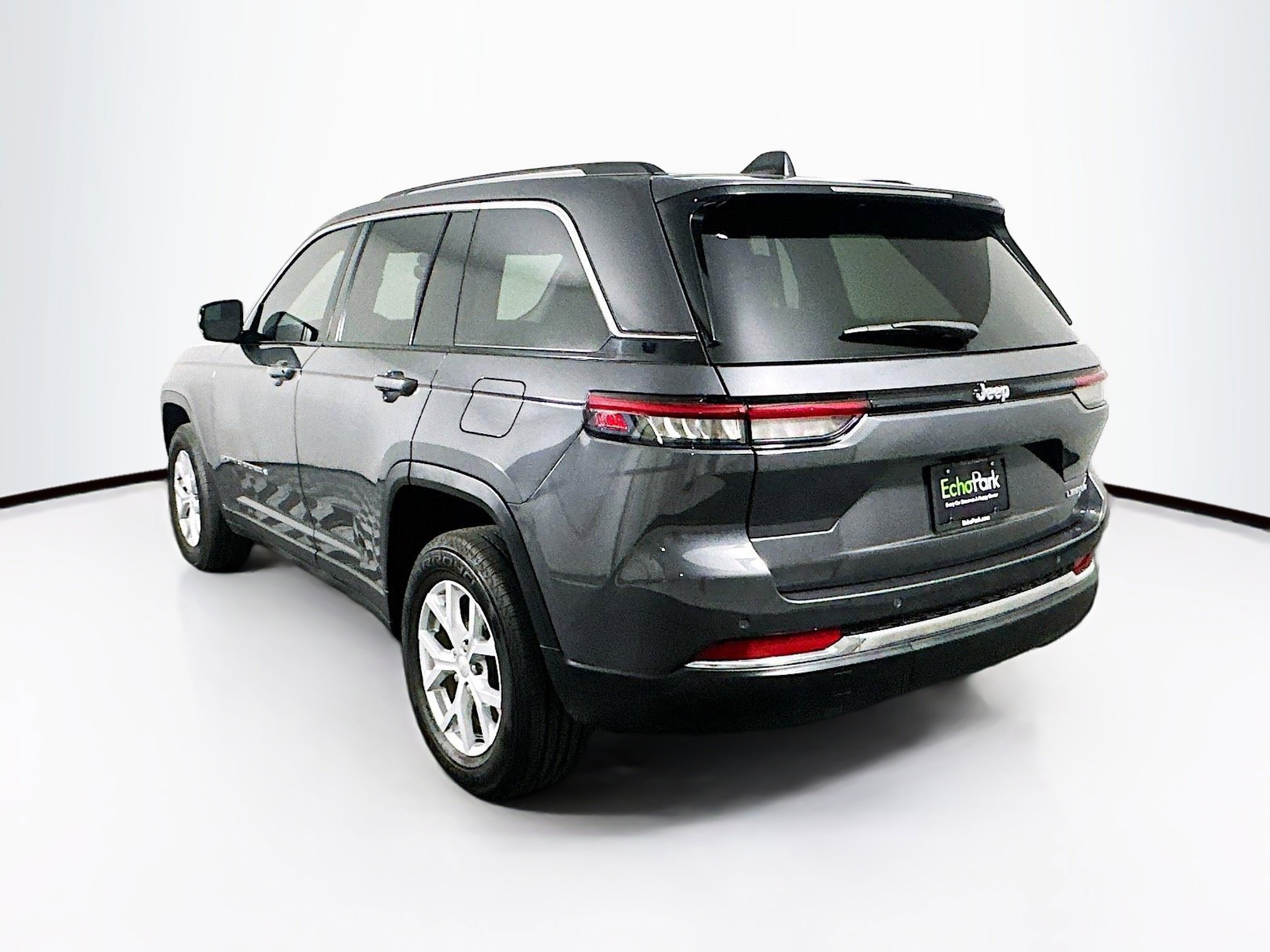 Used 2023 Jeep Grand Cherokee Limited w/ Luxury Tech Group II image 5