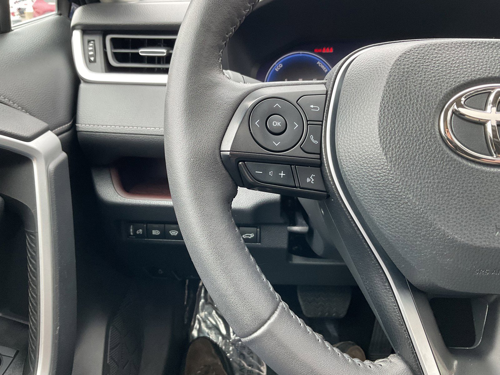 Used 2023 Toyota RAV4 Limited image 25