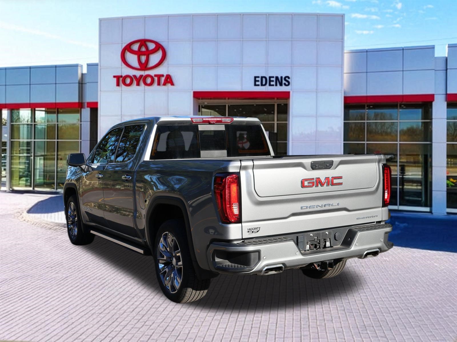 Used 2023 GMC Sierra 1500 Denali w/ Denali Reserve Package AWD/4WD image 5