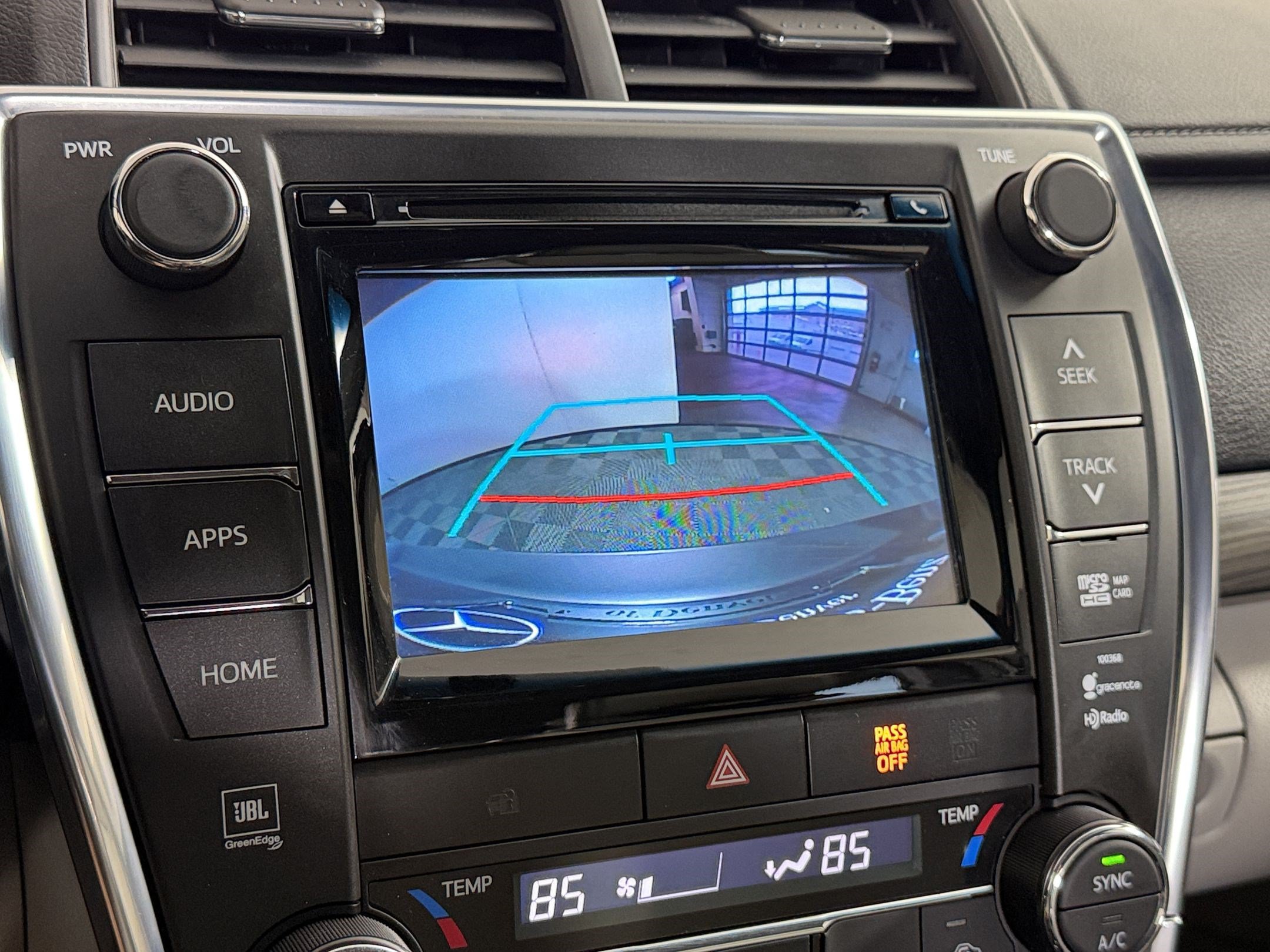 Used 2015 Toyota Camry XLE w/ Moonroof Package FWD image 19