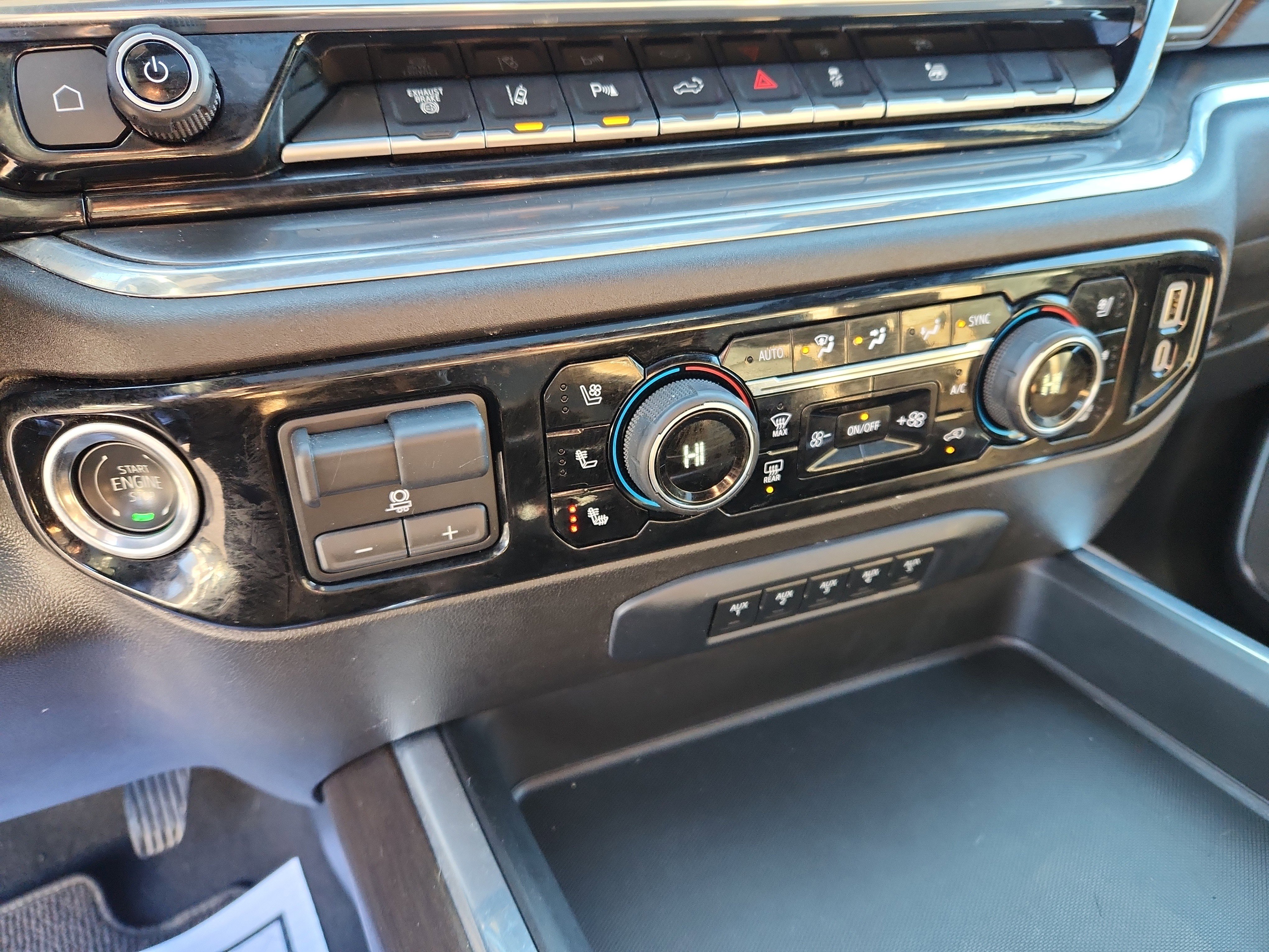 Used 2025 Chevrolet Silverado 3500 High Country w/ High Country Premium Package image 37