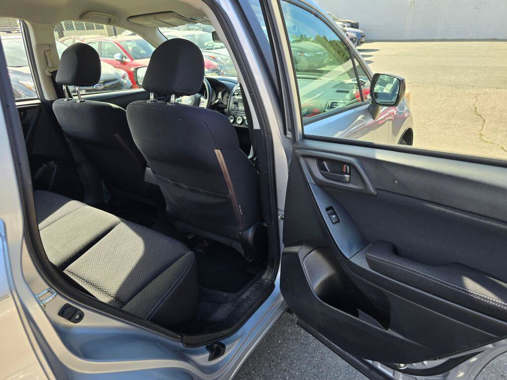 Used 2014 Subaru Forester 2.5i AWD/4WD image 13