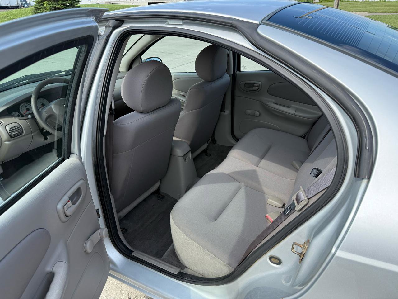 Used 2005 Dodge Neon SXT FWD image 17