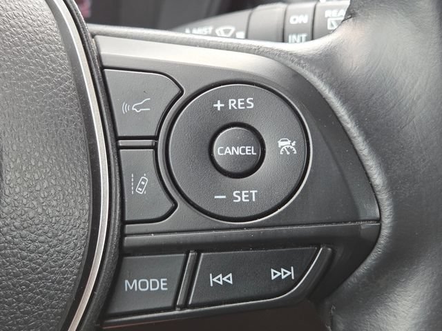 Used 2022 Toyota Corolla Cross LE AWD/4WD image 30