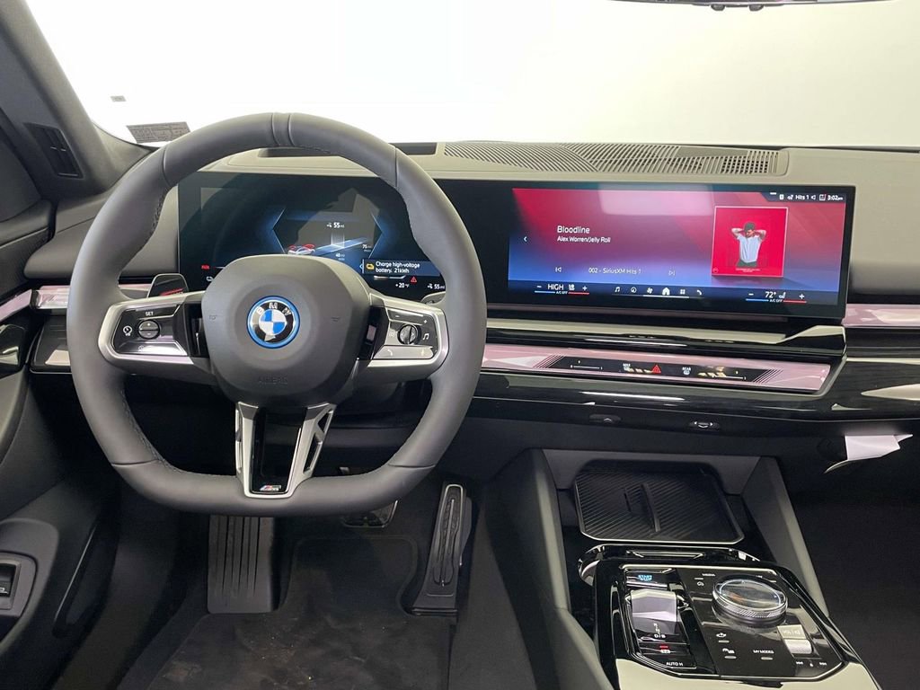 New 2026 BMW i5 eDrive40 w/ M Sport Package AWD/4WD image 21