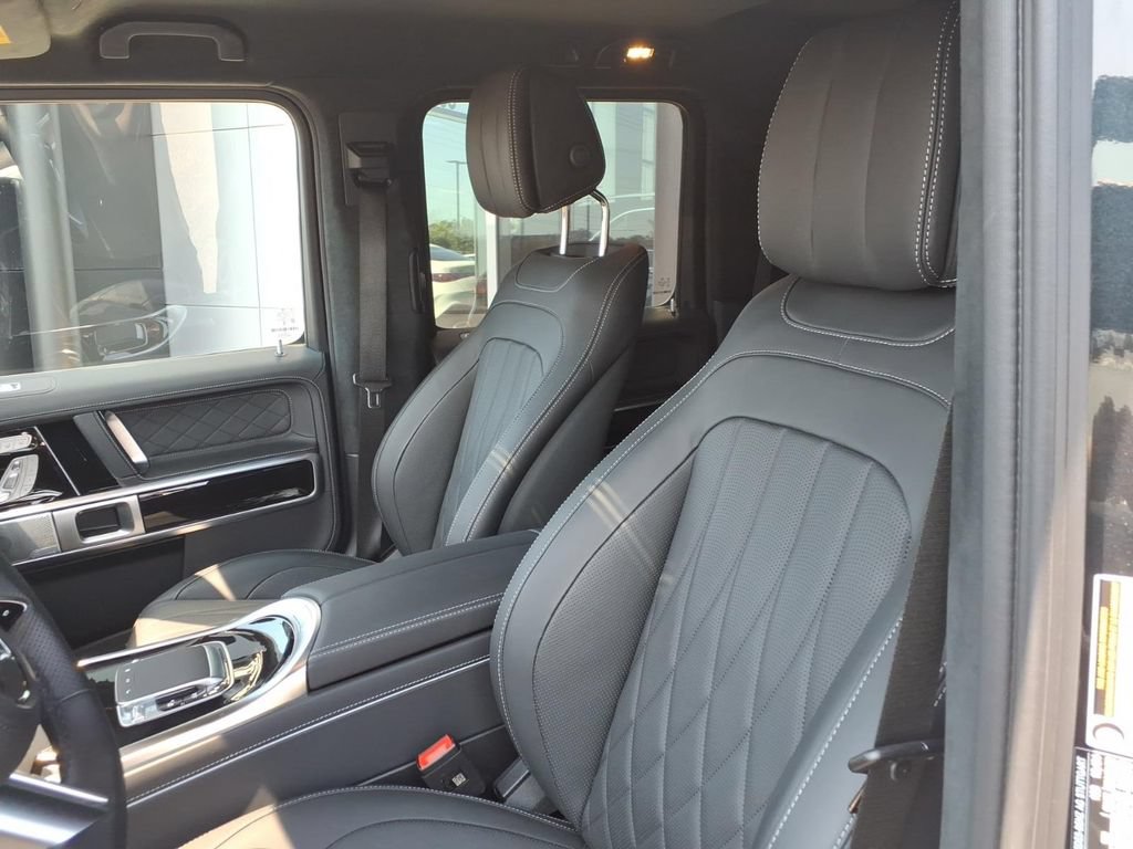 Used 2025 Mercedes-Benz G 550 image 13