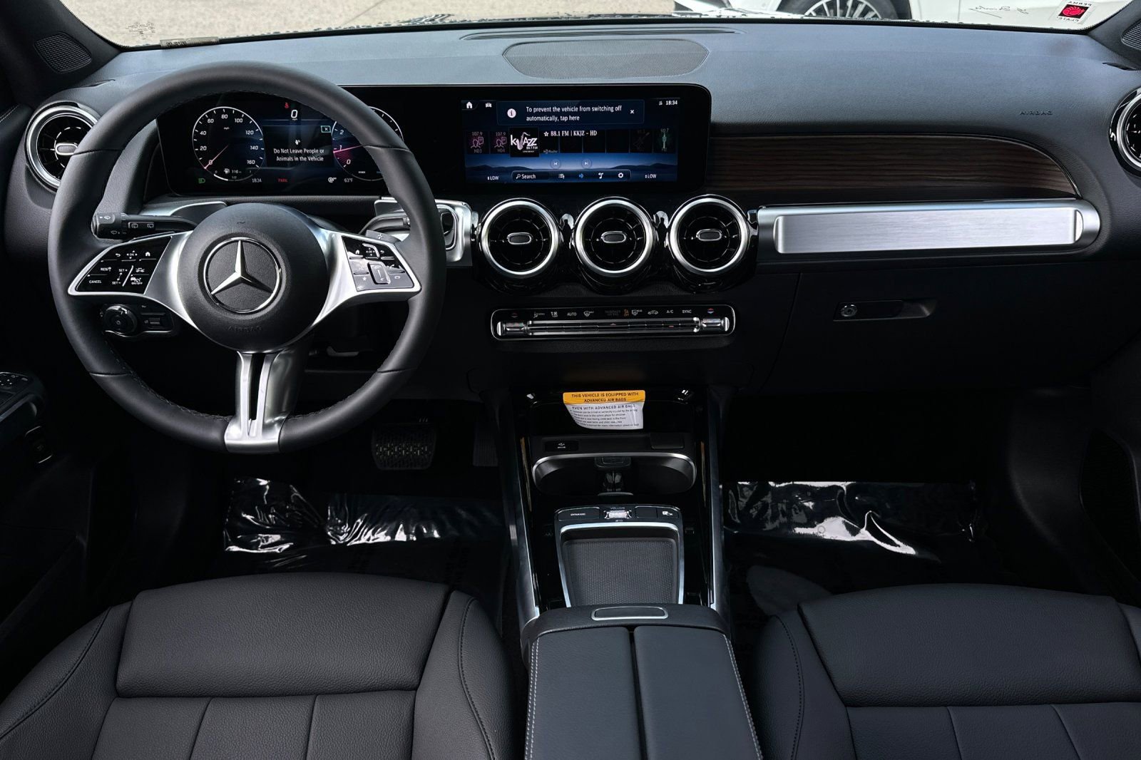 New 2026 Mercedes-Benz GLB 250 image 2