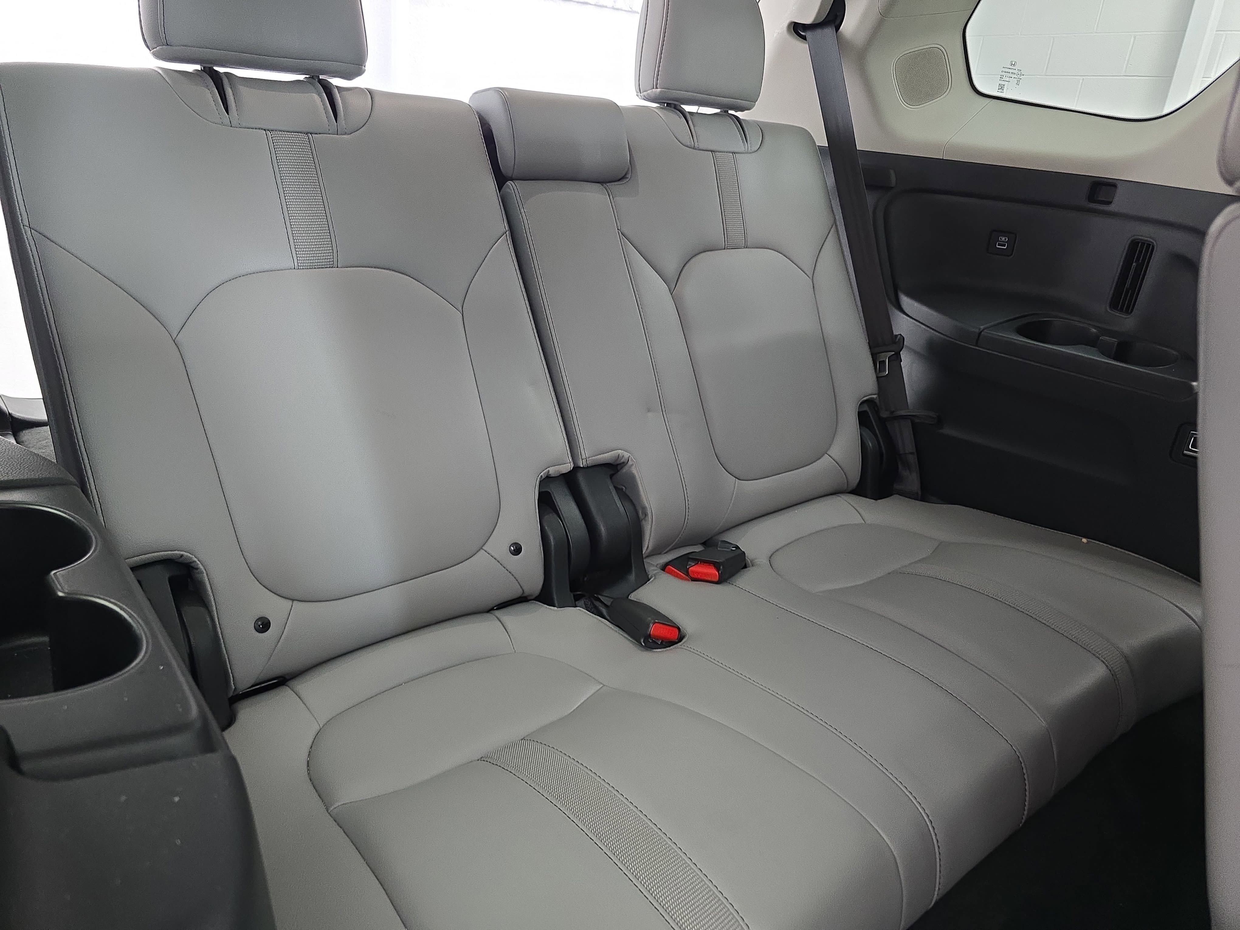 Used 2023 Honda Pilot Touring image 12