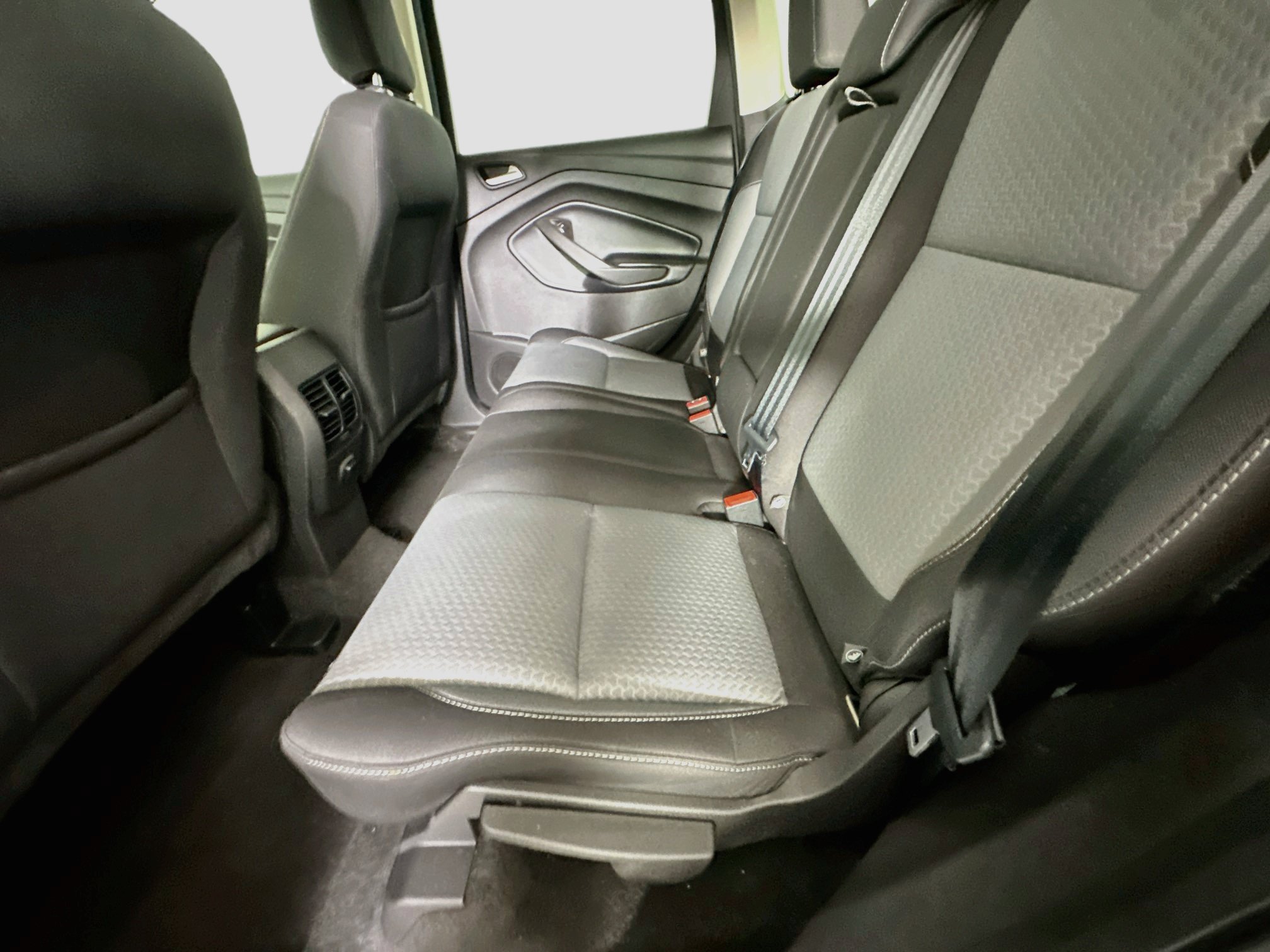 Used 2019 Ford Escape SE FWD image 26