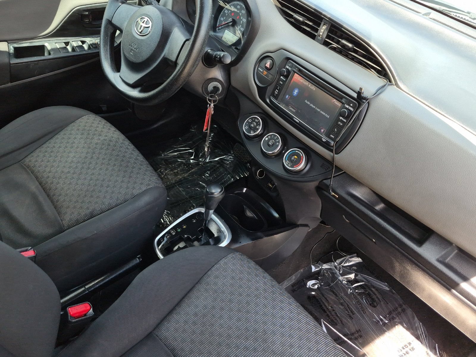 Used 2015 Toyota Yaris L FWD image 15