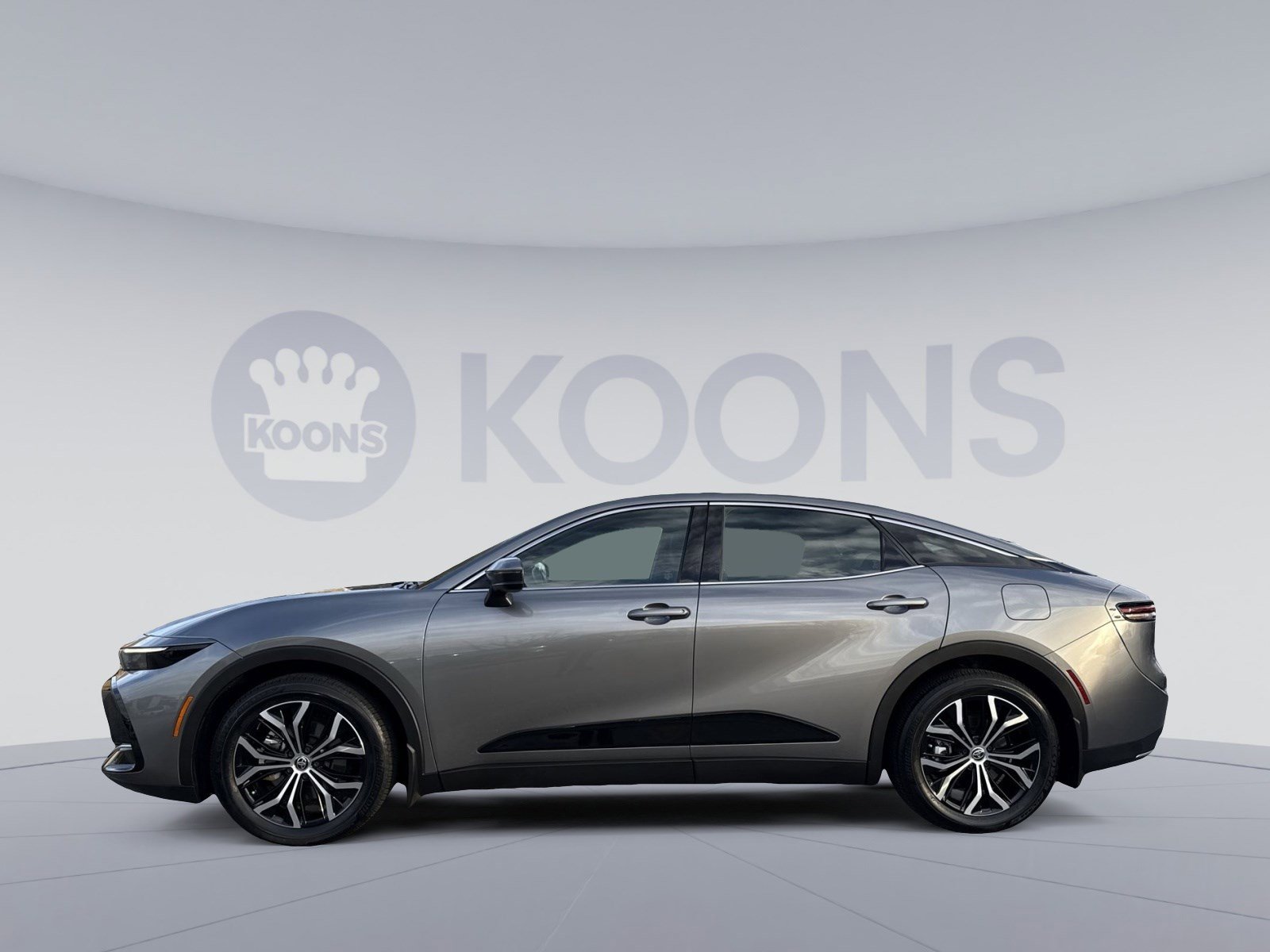 Used 2024 Toyota Crown XLE image 2