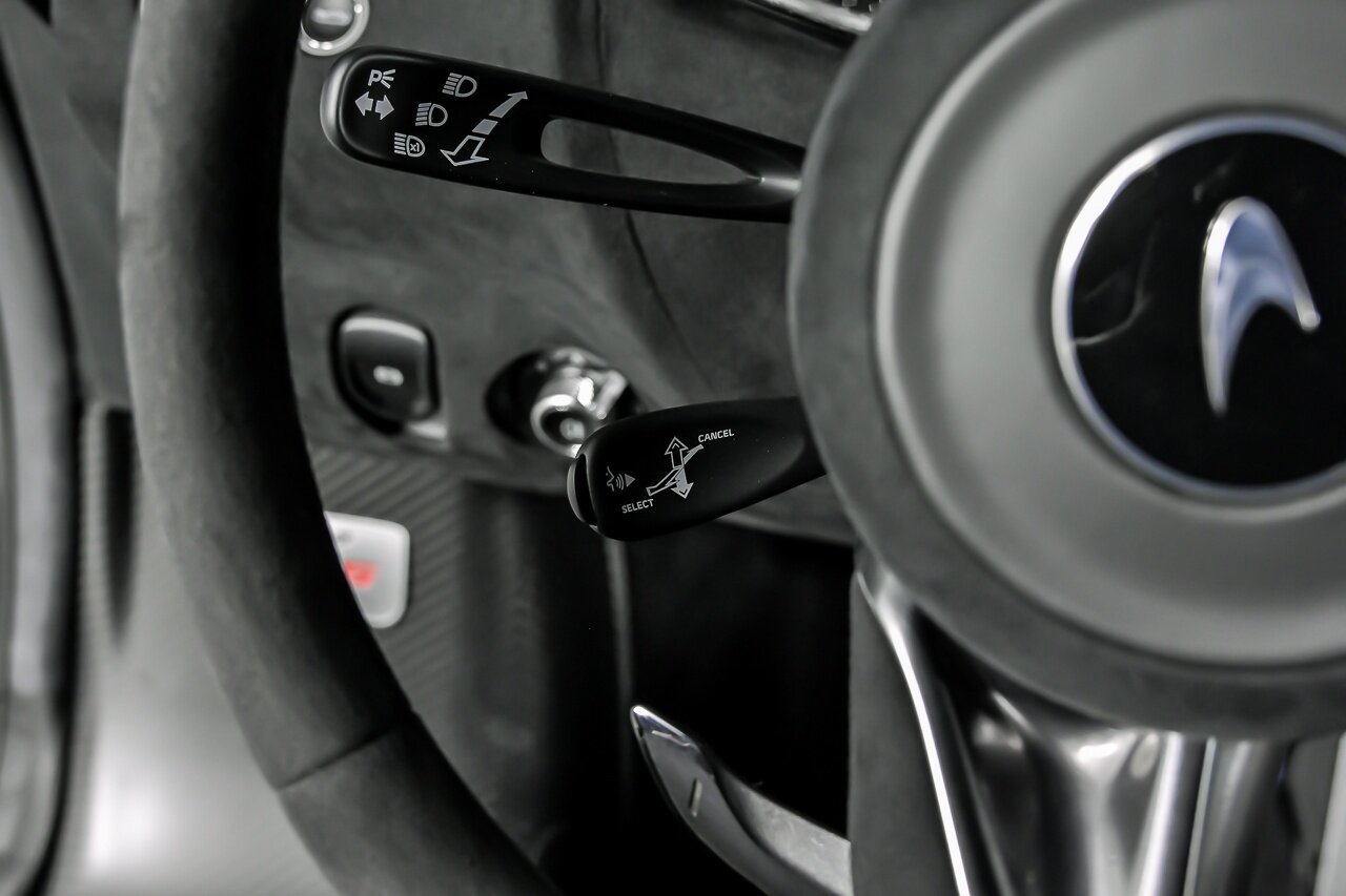 Used 2024 McLaren 750S Spider RWD image 32
