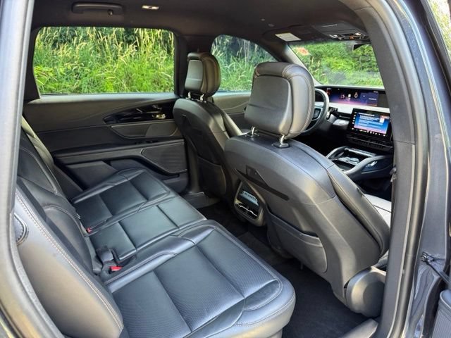 Used 2024 Lincoln Nautilus Hybrid AWD/4WD image 16