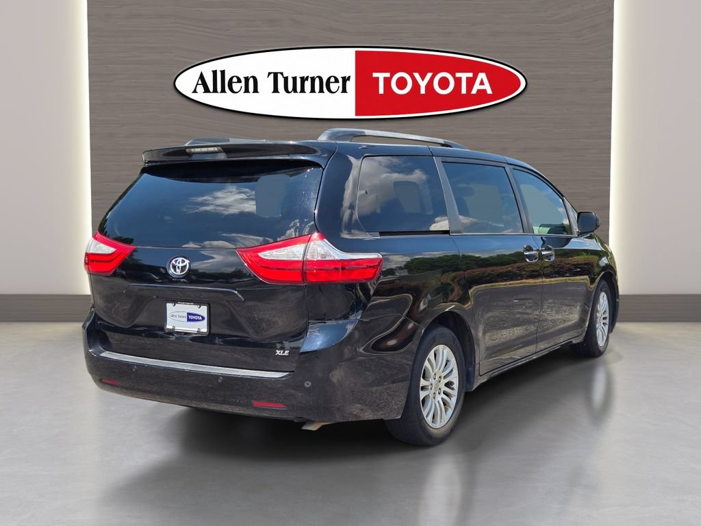 Used 2015 Toyota Sienna XLE w/ XLE Navigation Package FWD image 9