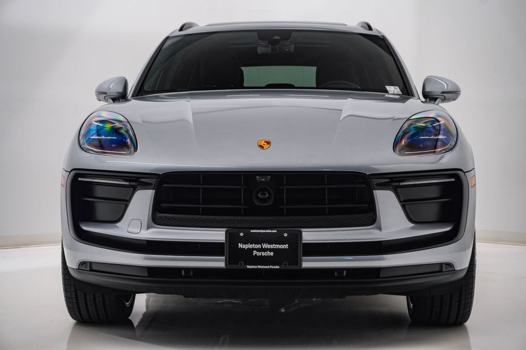 Certified 2026 Porsche Macan AWD/4WD image 6