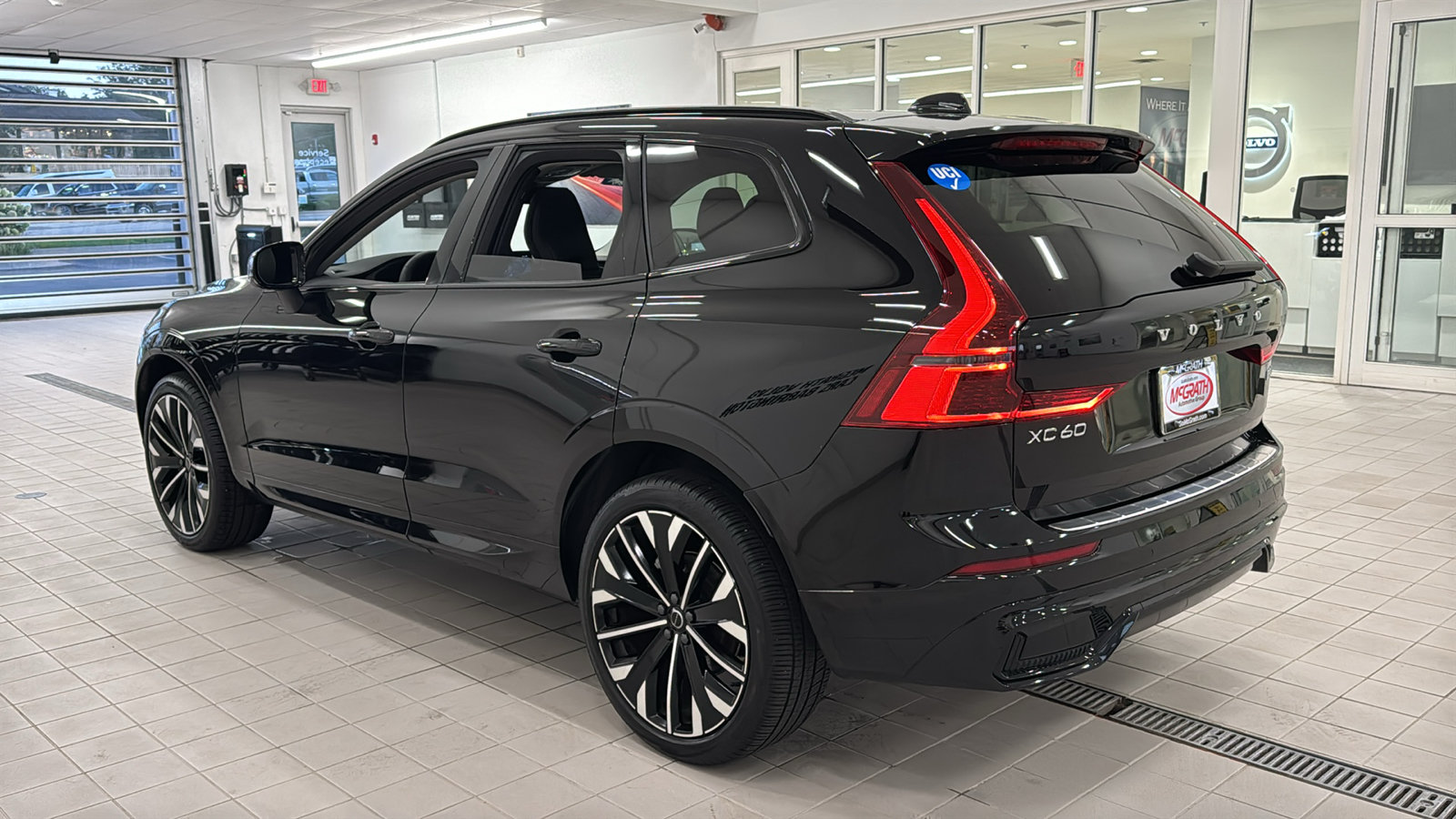 Used 2026 Volvo XC60 B5 Ultra AWD/4WD image 7