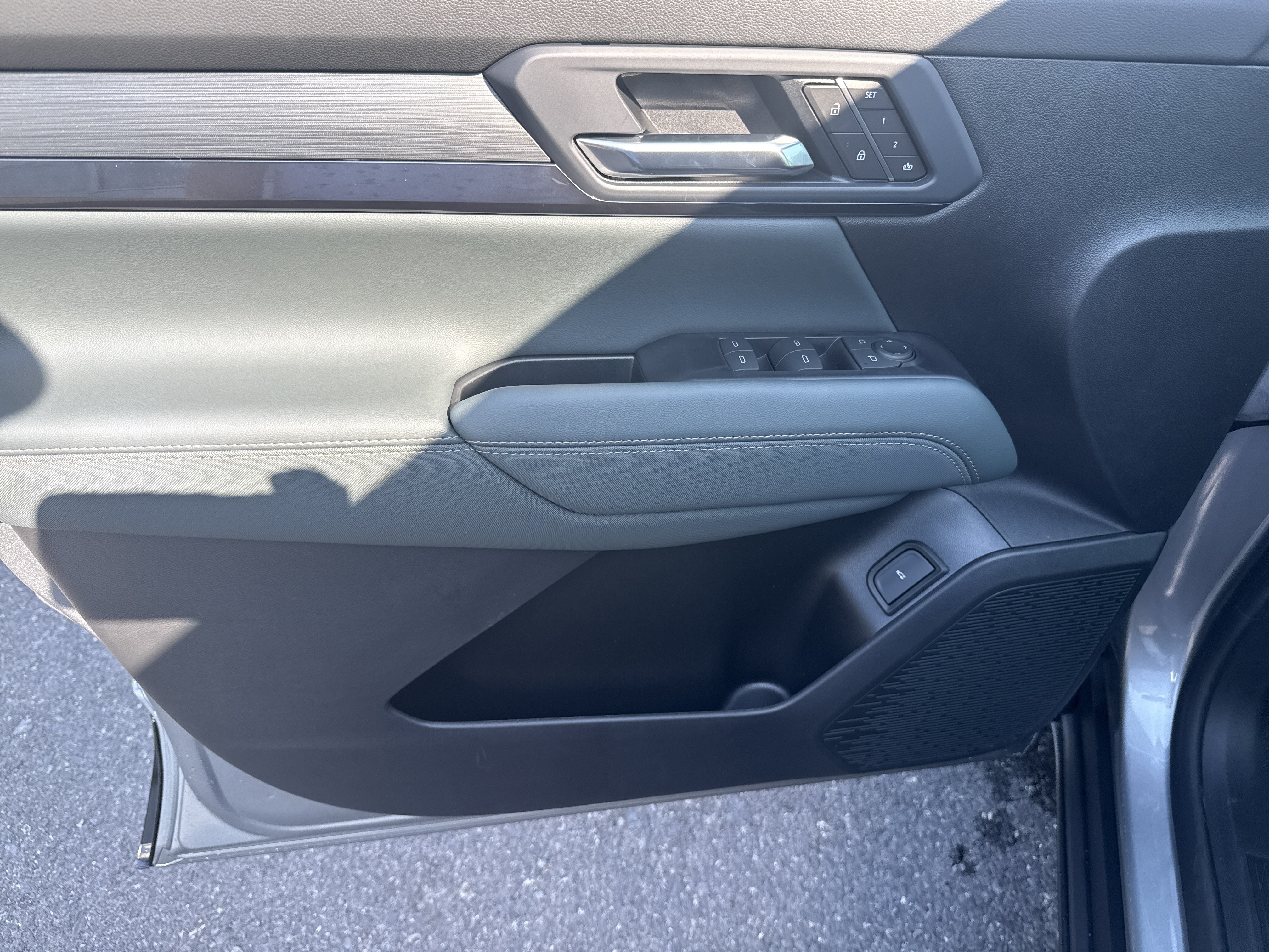 New 2027 GMC Terrain AT4 w/ Convenience Package III AWD/4WD image 15