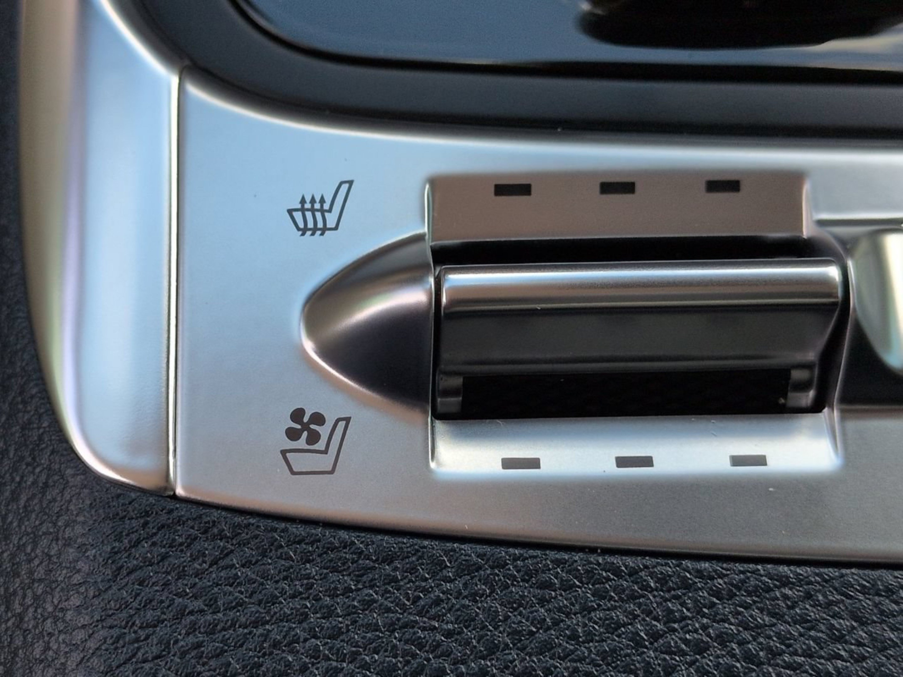 Certified 2026 Kia Carnival SX FWD image 31