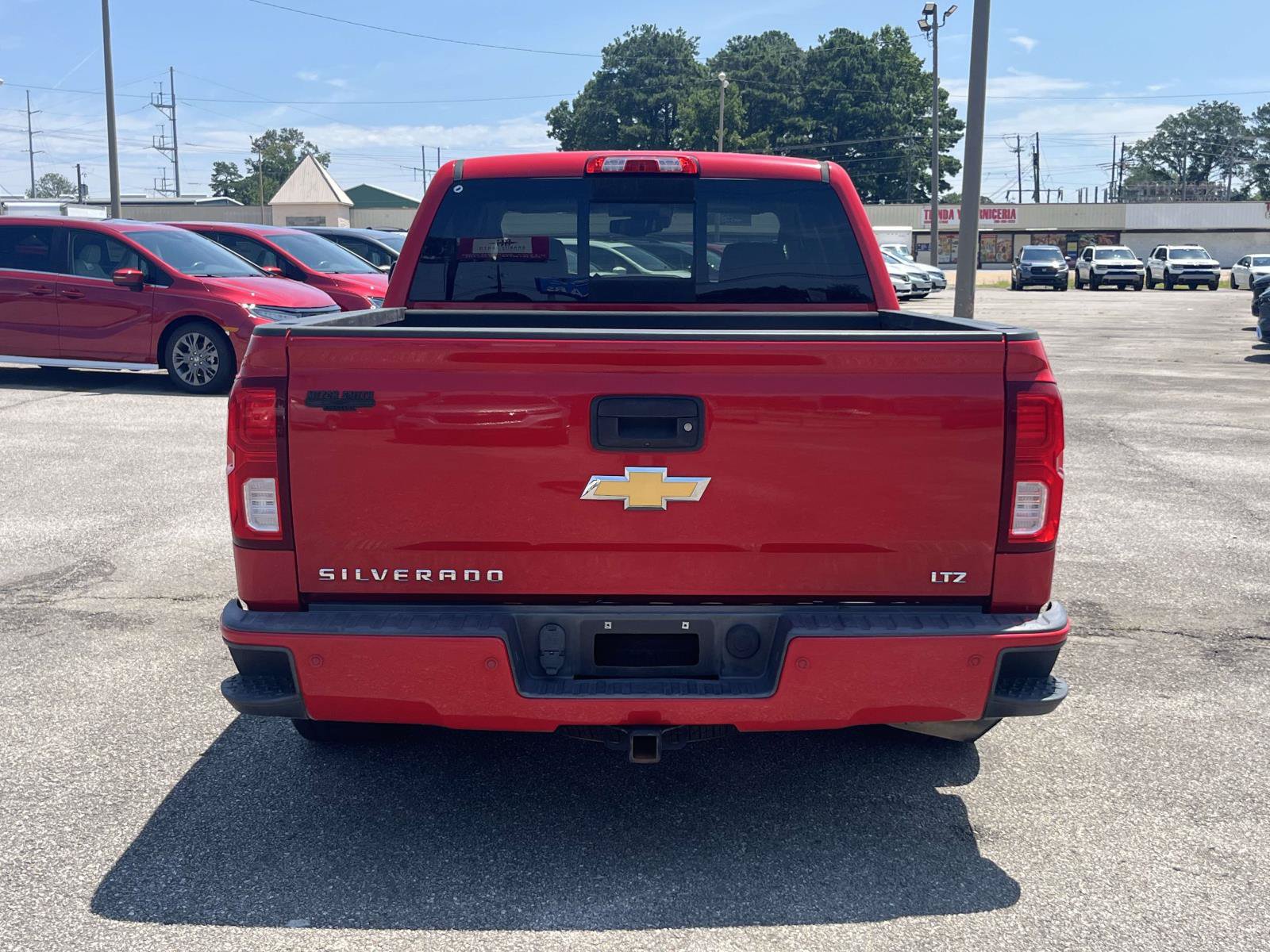 Used 2017 Chevrolet Silverado 1500 LTZ Z71 w/ LTZ Plus Package AWD/4WD image 4