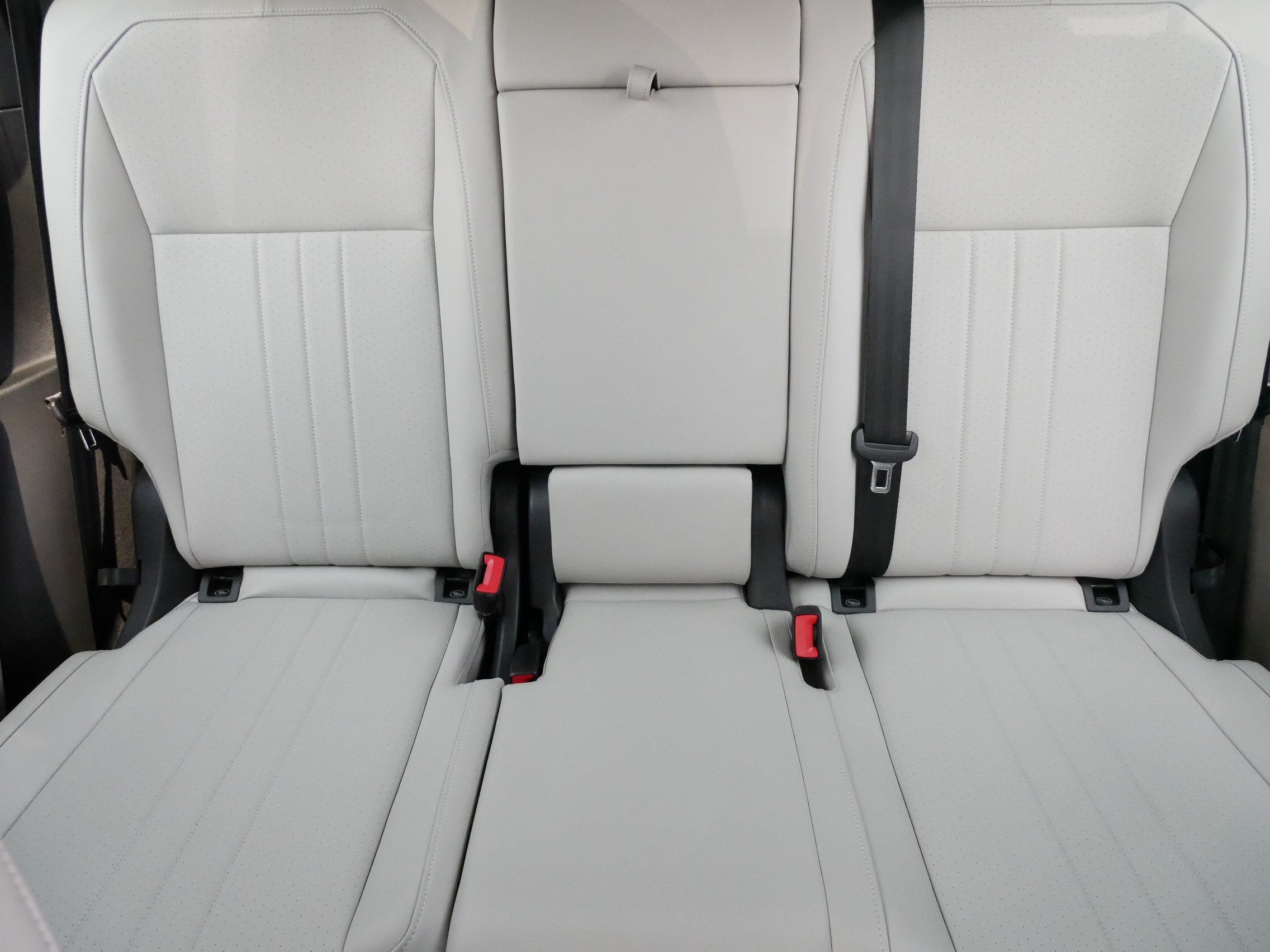 Certified 2023 Volkswagen Tiguan SE R-Line AWD/4WD image 13