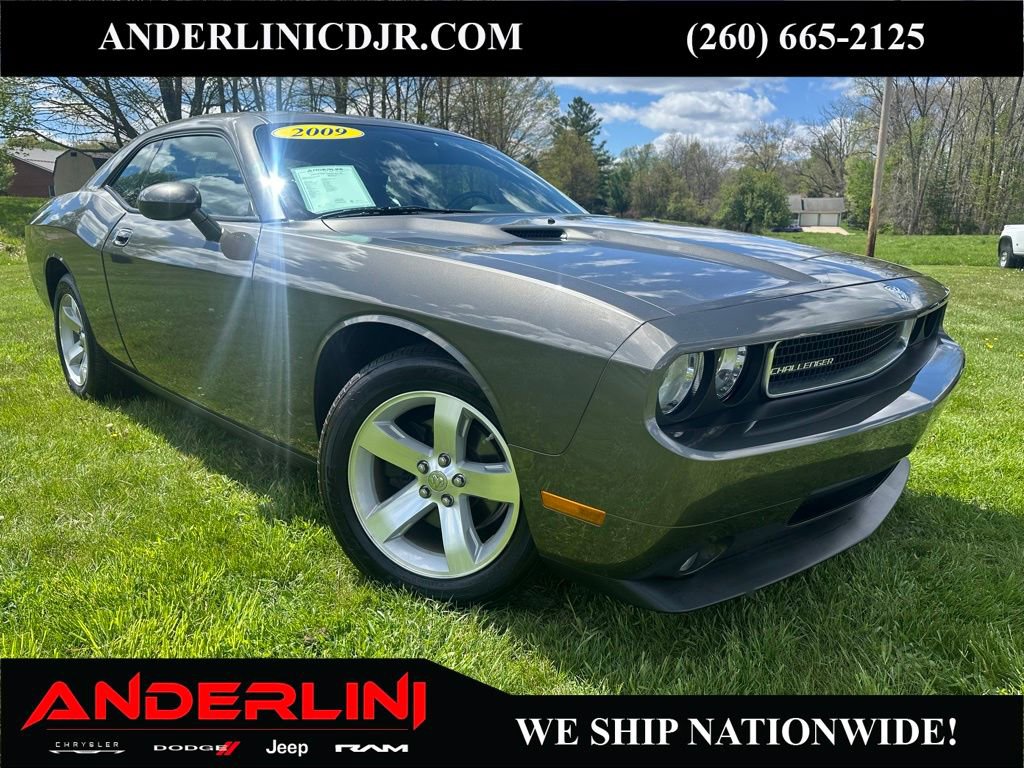 Used 2009 Dodge Challenger SE RWD image 1