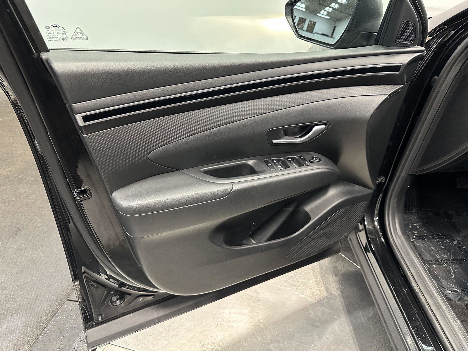 Certified 2023 Hyundai Santa Cruz SE image 13