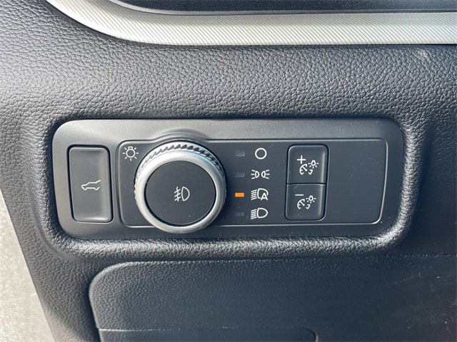 Used 2022 Ford Explorer XLT w/ Equipment Group 202A image 18