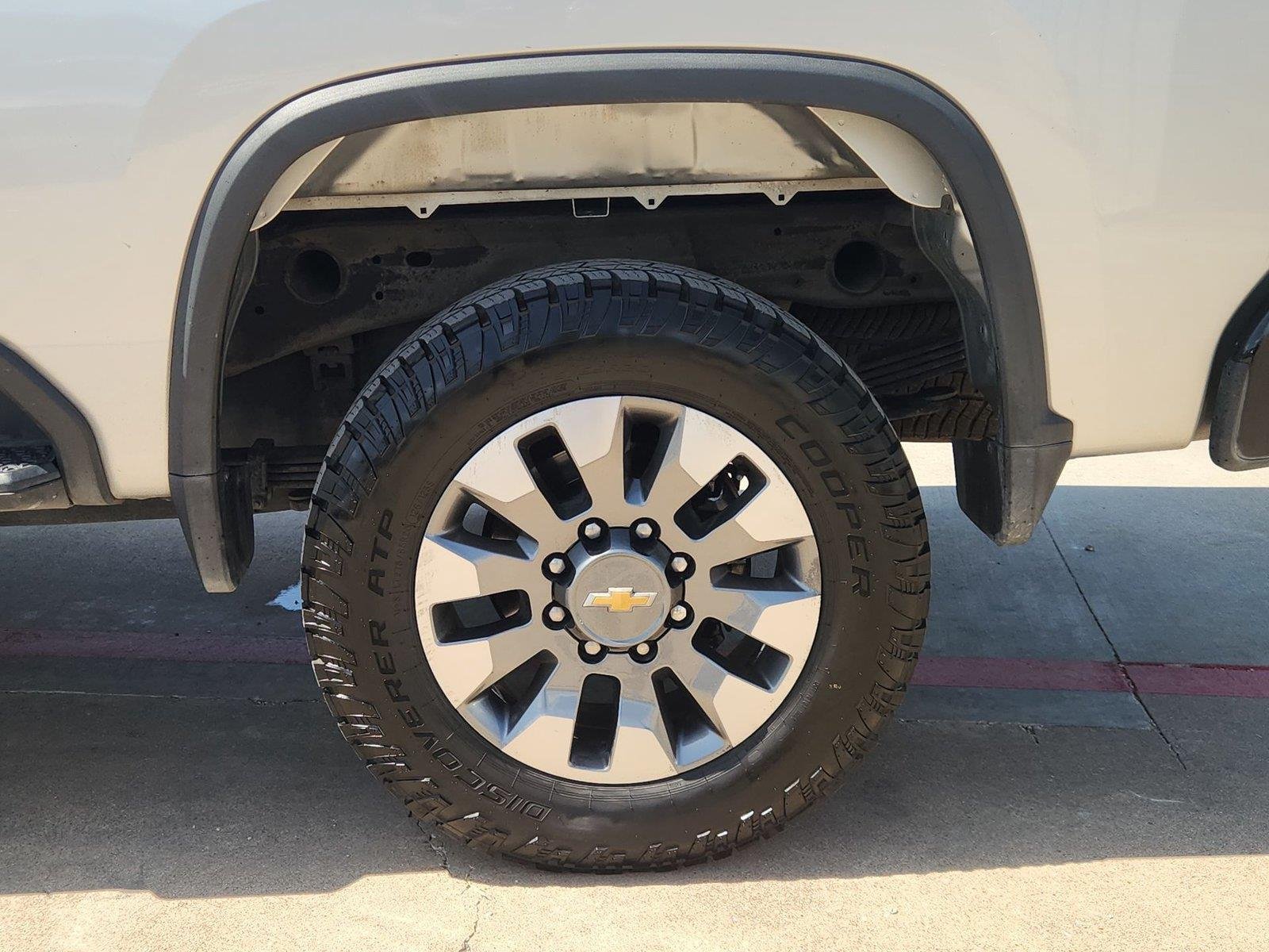Used 2023 Chevrolet Silverado 2500 Custom w/ Custom Convenience Package AWD/4WD image 18