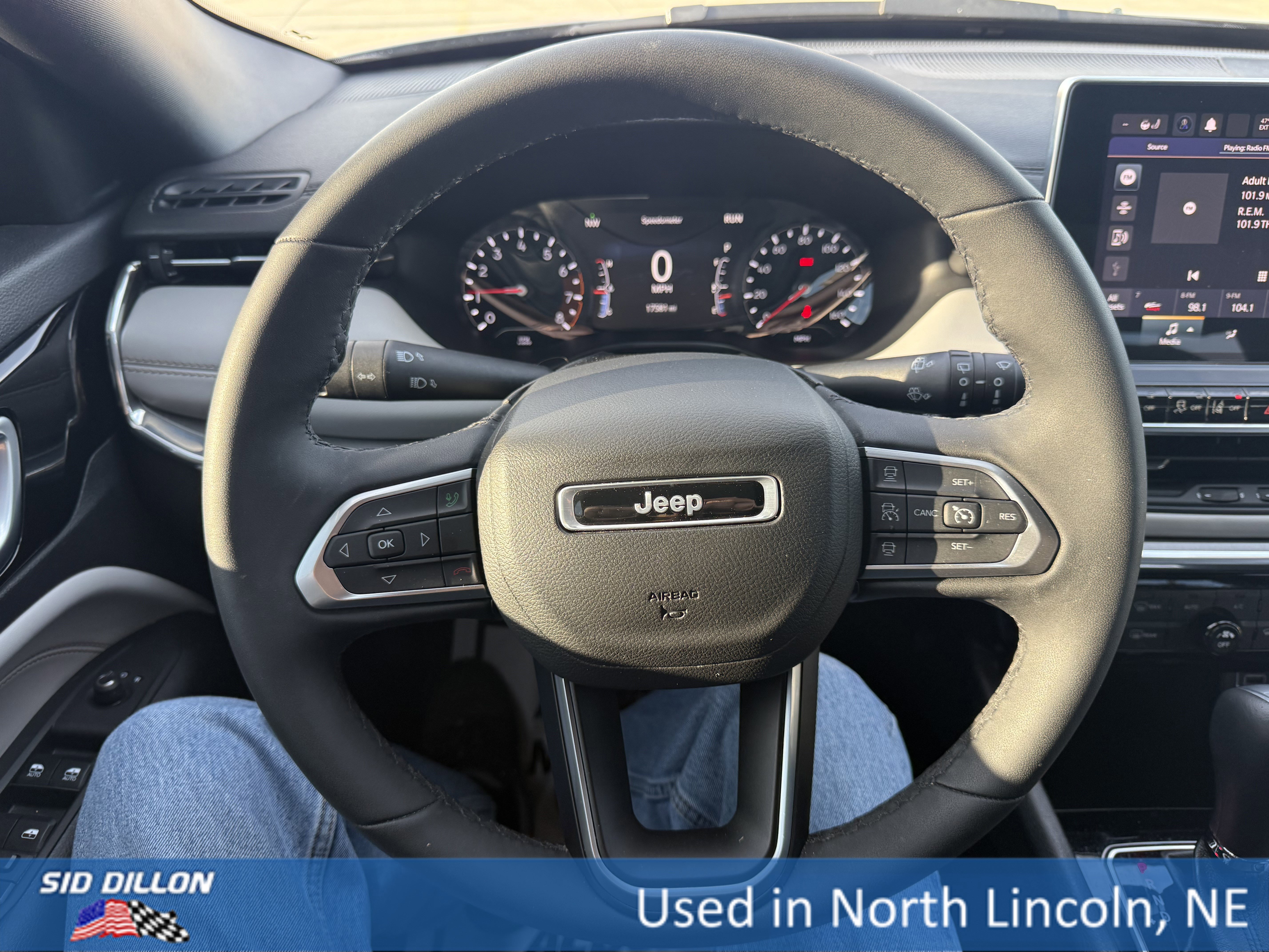 Used 2023 Jeep Compass Limited image 12