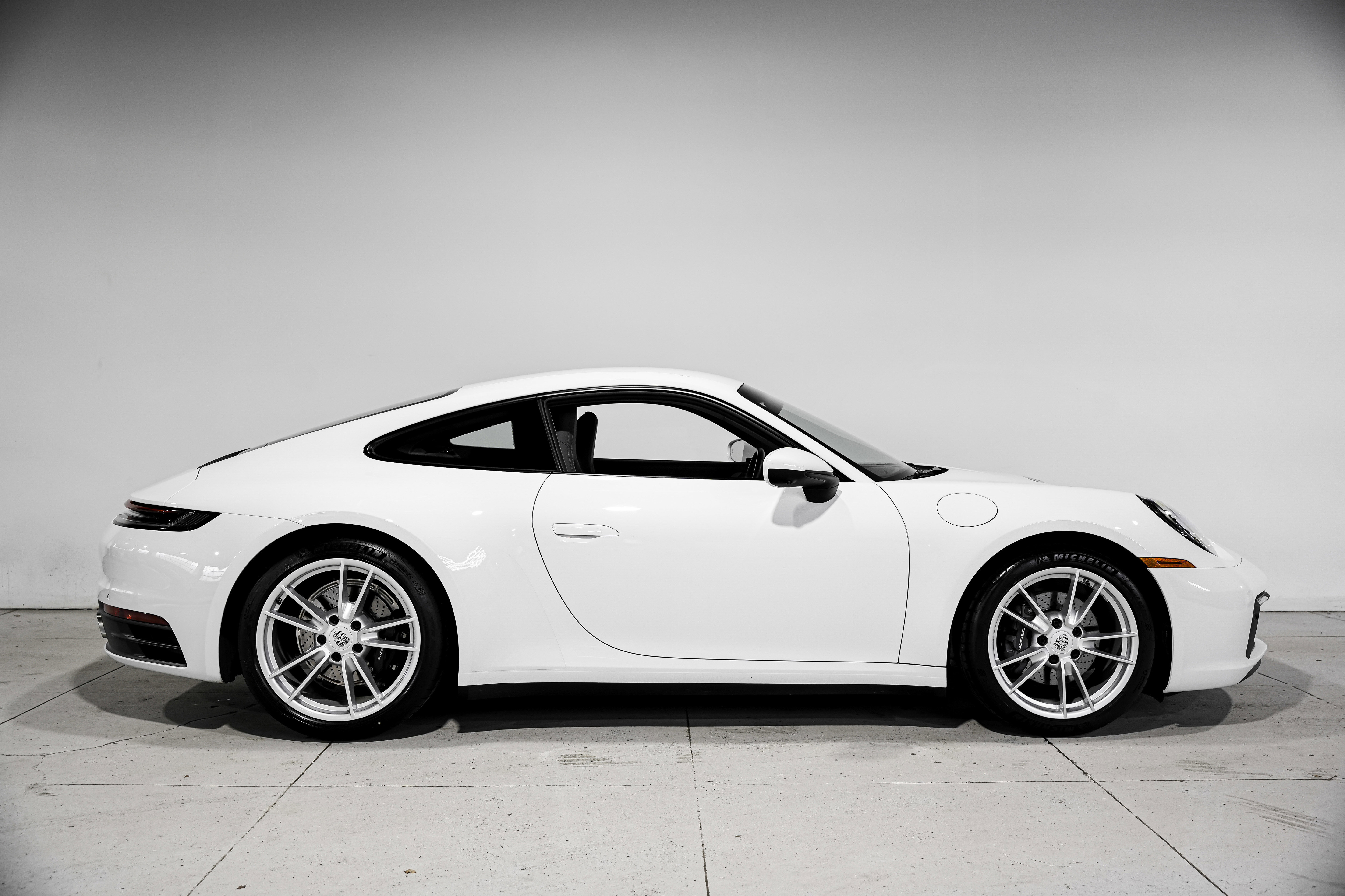 Used 2023 Porsche 911 Carrera w/ Premium Package image 2