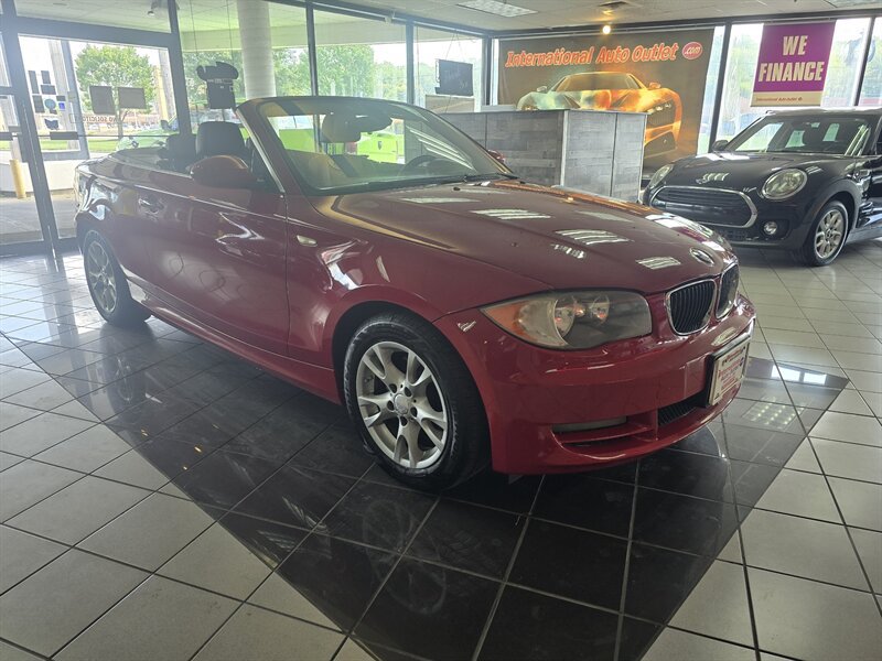 Used 2009 BMW 128i Convertible RWD image 3