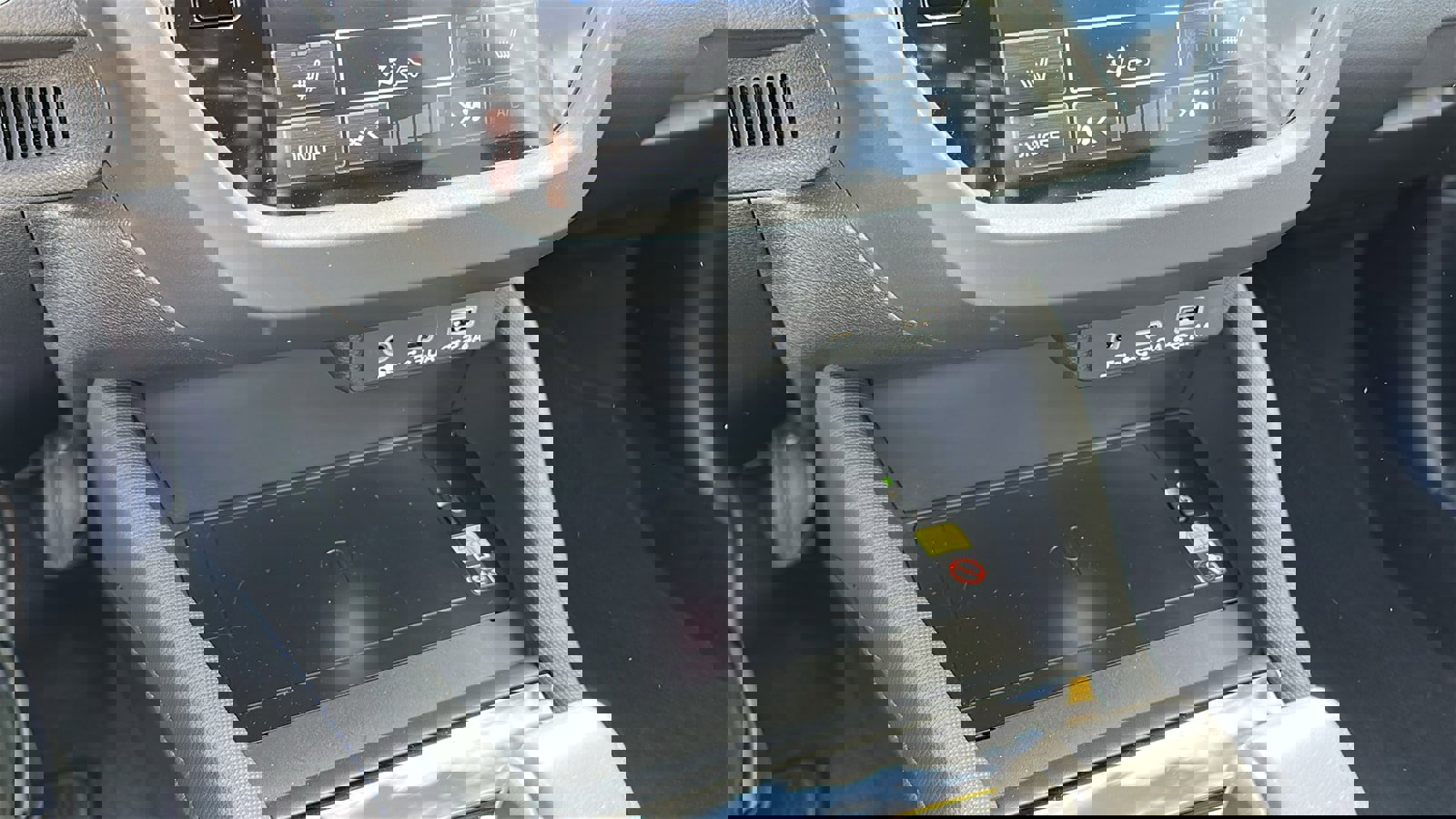 Certified 2025 Subaru Forester Premium AWD/4WD image 18