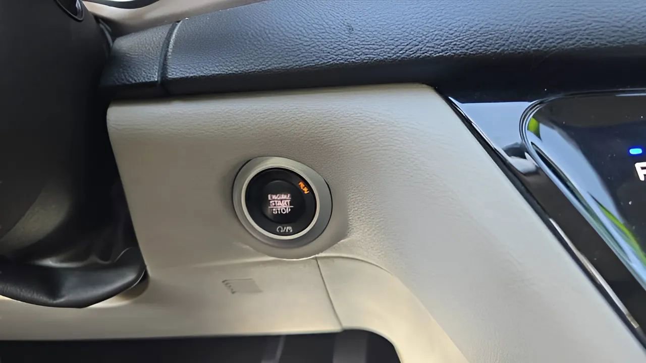 Used 2017 Chrysler Pacifica Touring image 26