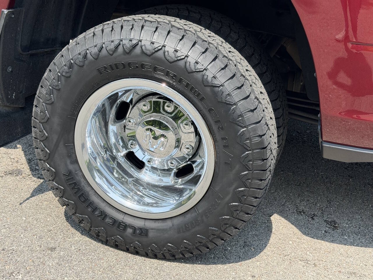 Used 2024 RAM 3500 Tradesman w/ Chrome Appearance Group AWD/4WD image 9