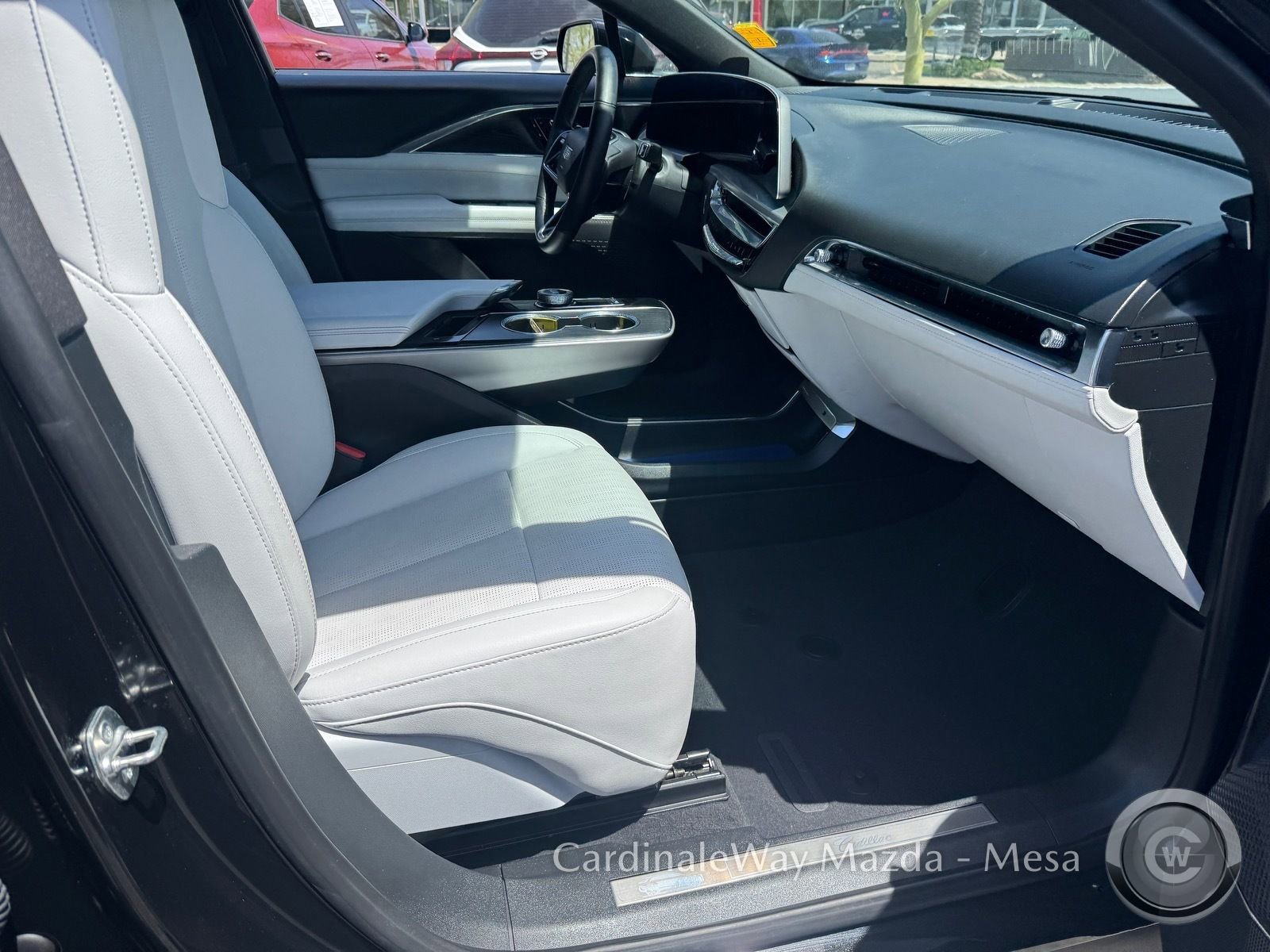 Used 2024 Cadillac Lyriq Sport RWD image 28