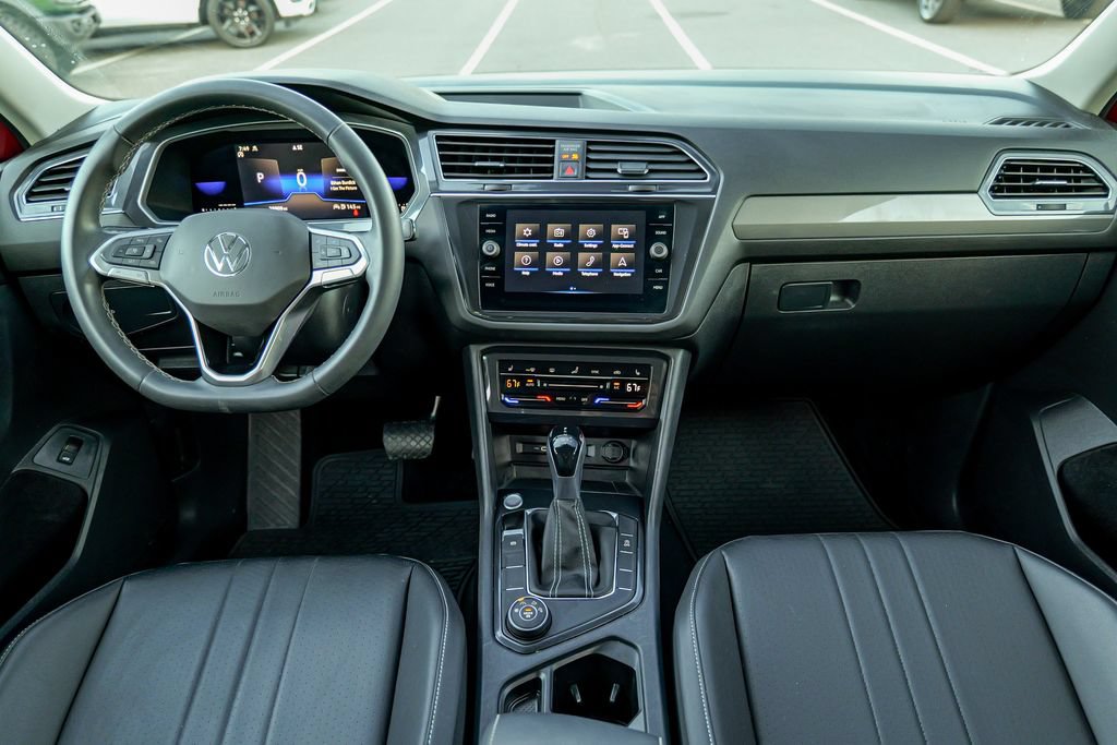 Used 2022 Volkswagen Tiguan SE AWD/4WD image 39