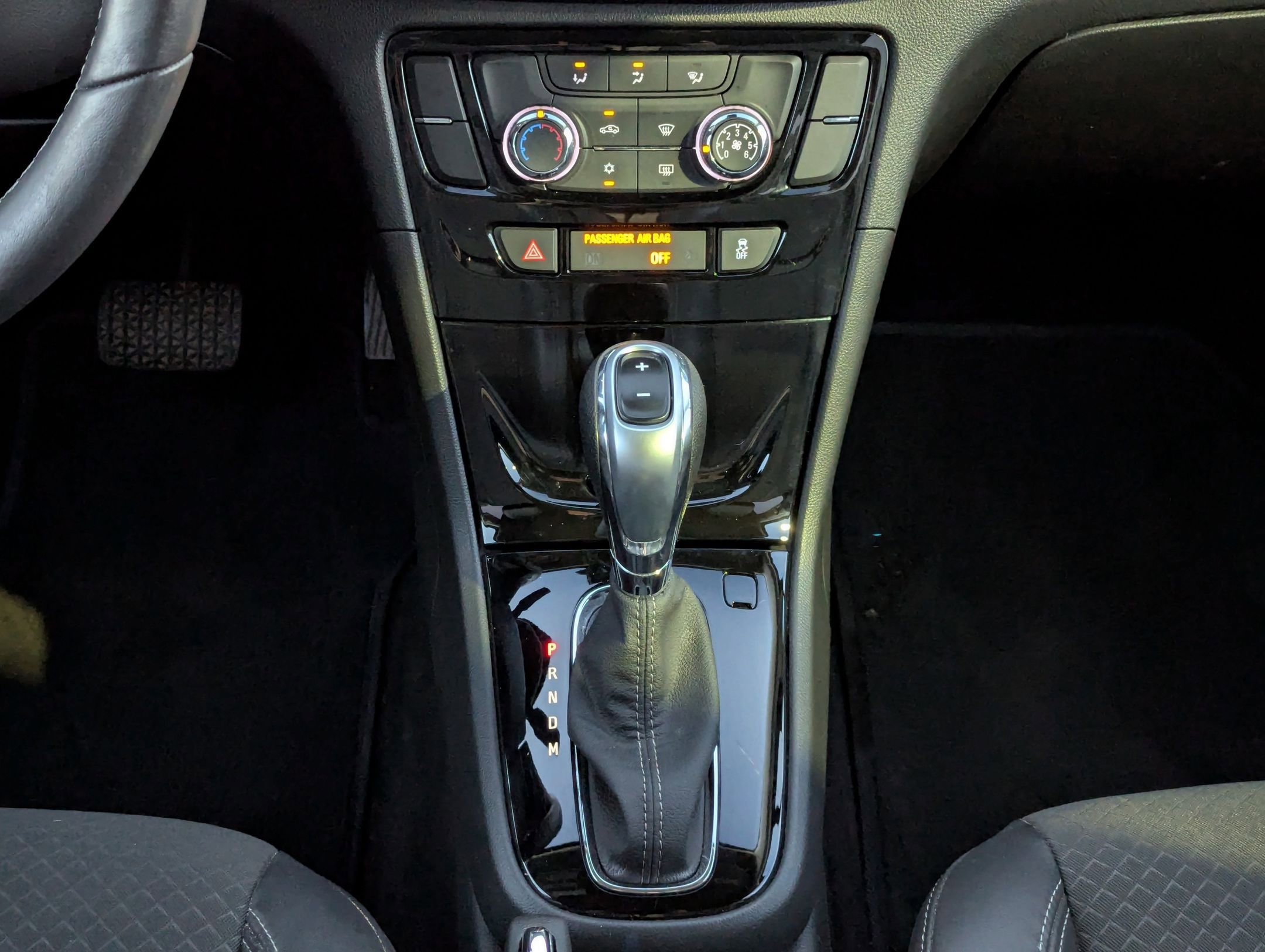 Used 2022 Buick Encore Preferred image 20