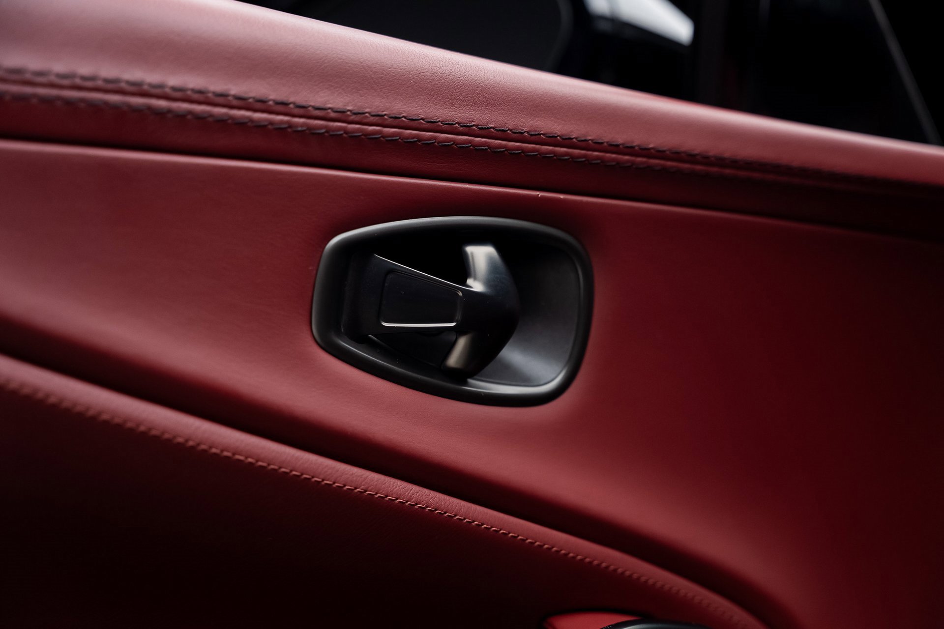 Used 2021 Aston Martin DBX image 56