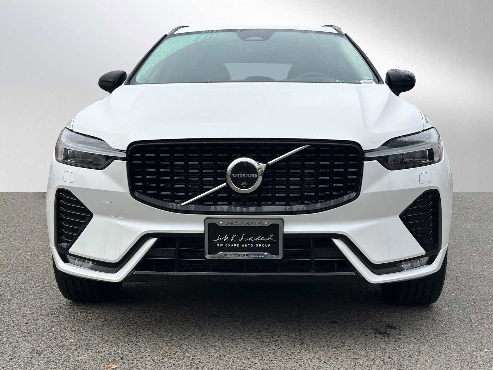 Used 2025 Volvo XC60 B5 Plus w/ Protection Package Premier image 8