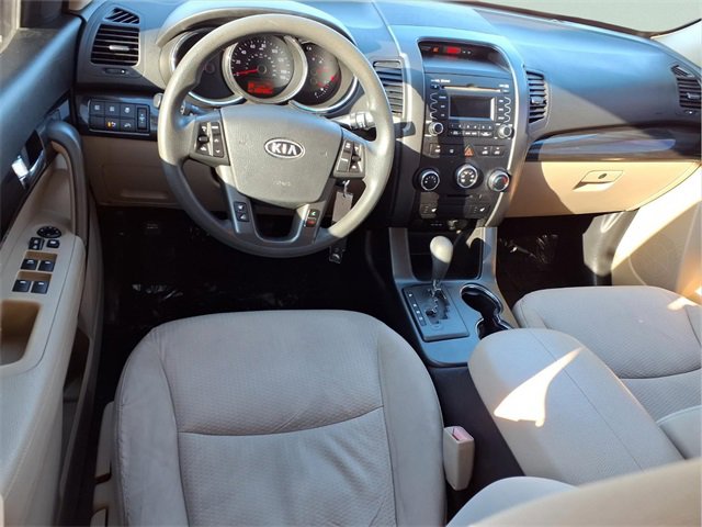 Used 2012 Kia Sorento LX w/ Convenience Pkg image 4