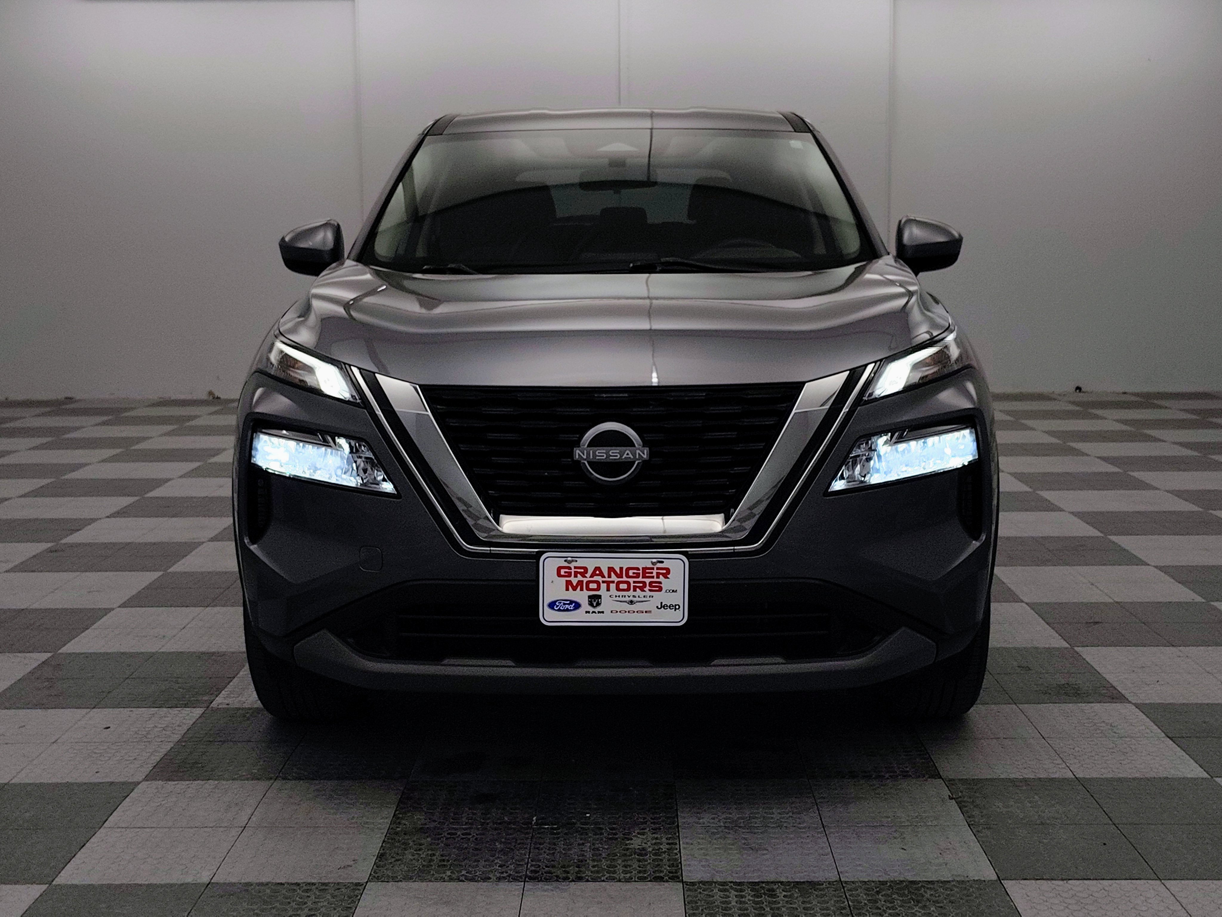 Used 2023 Nissan Rogue SV AWD/4WD image 4