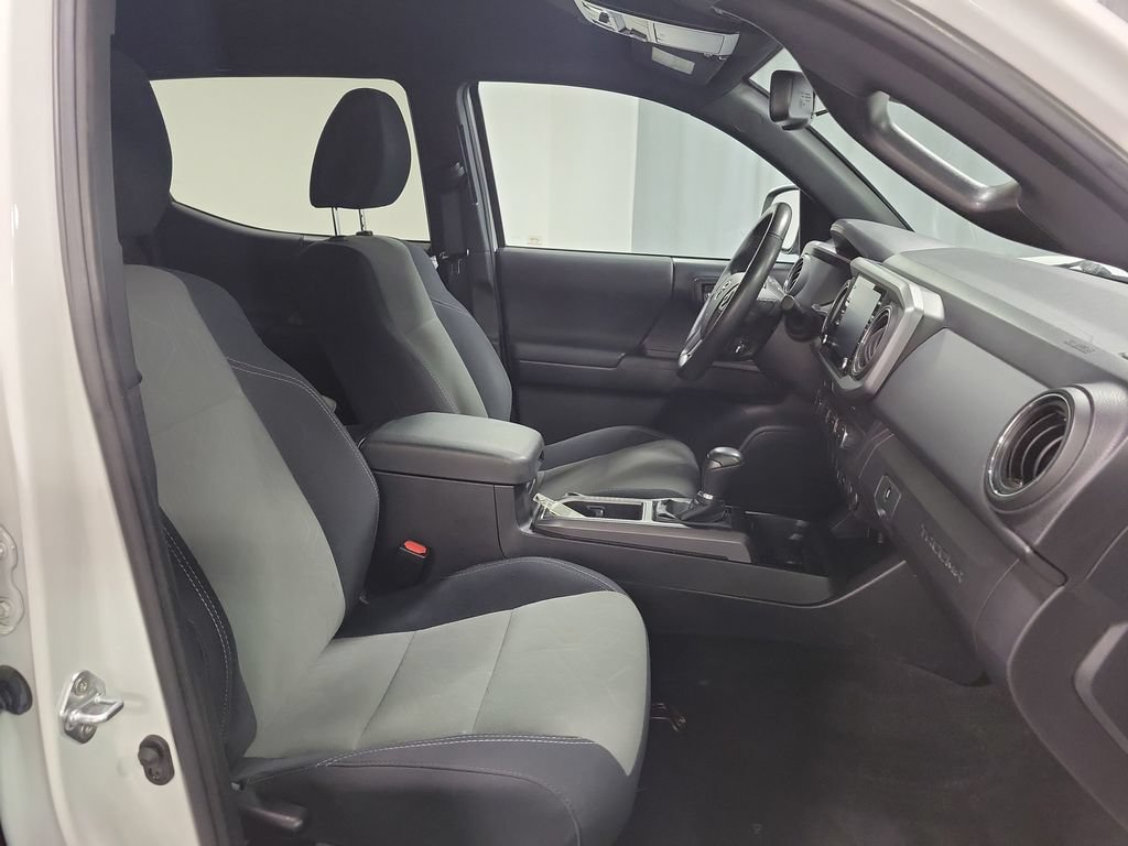 Used 2021 Toyota Tacoma TRD Sport AWD/4WD image 25