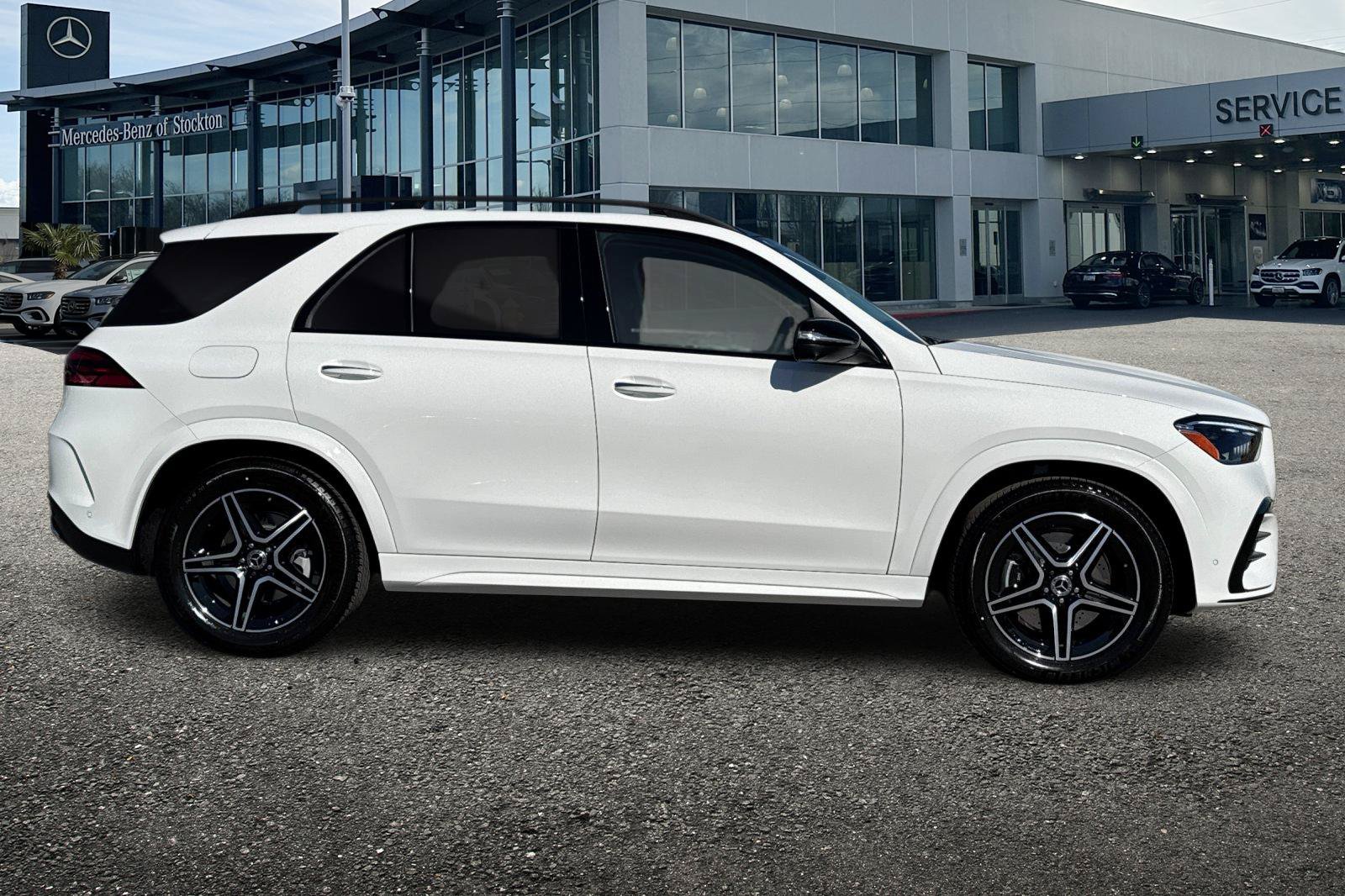 New 2026 Mercedes-Benz GLE 350 4MATIC image 3