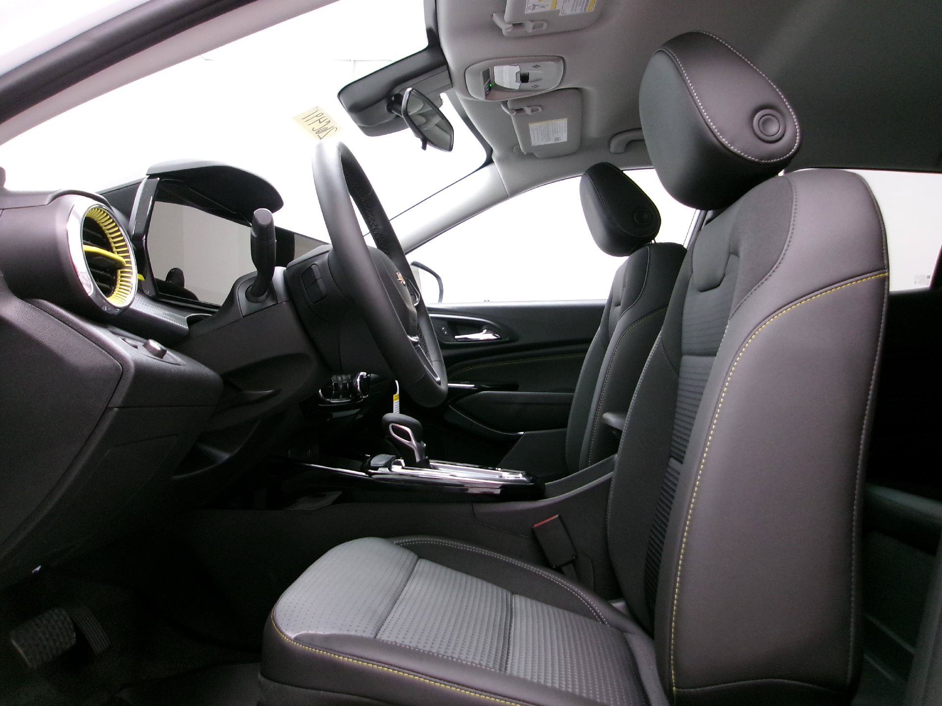 New 2026 Chevrolet Trax LT w/ Driver Confidence Package FWD image 8