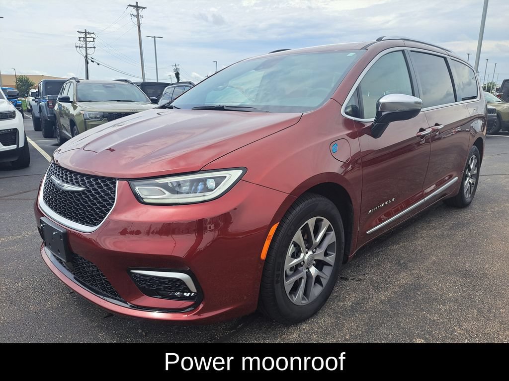 Used 2023 Chrysler Pacifica Pinnacle FWD image 7