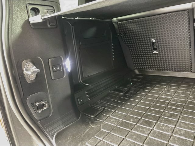 Used 2024 Land Rover Defender 110 S AWD/4WD image 26