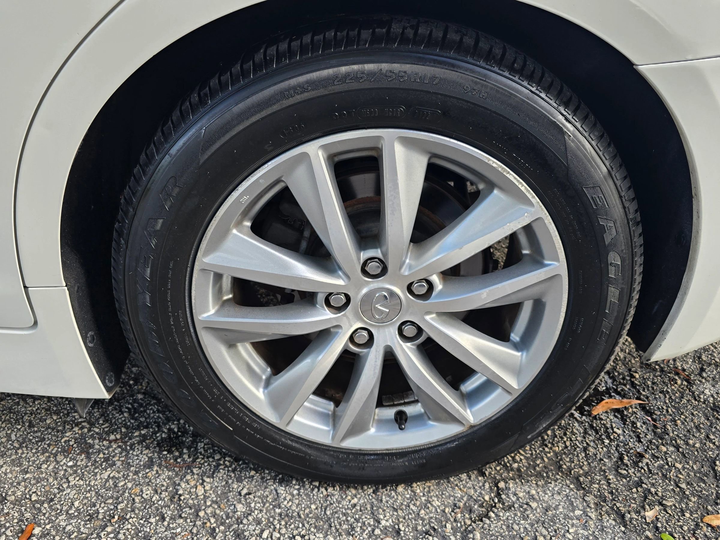 Used 2017 INFINITI Q50 Signature Edition image 15