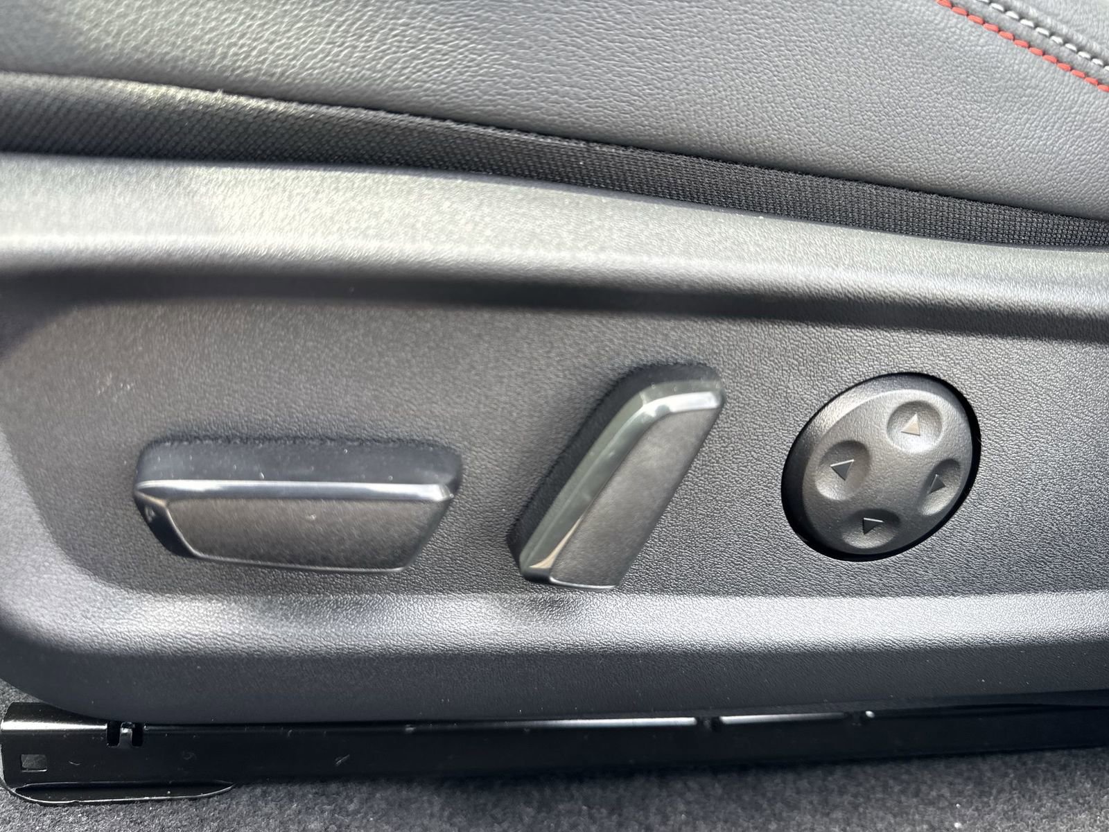 New 2026 Nissan Sentra SR w/ SR Premium Package FWD image 28