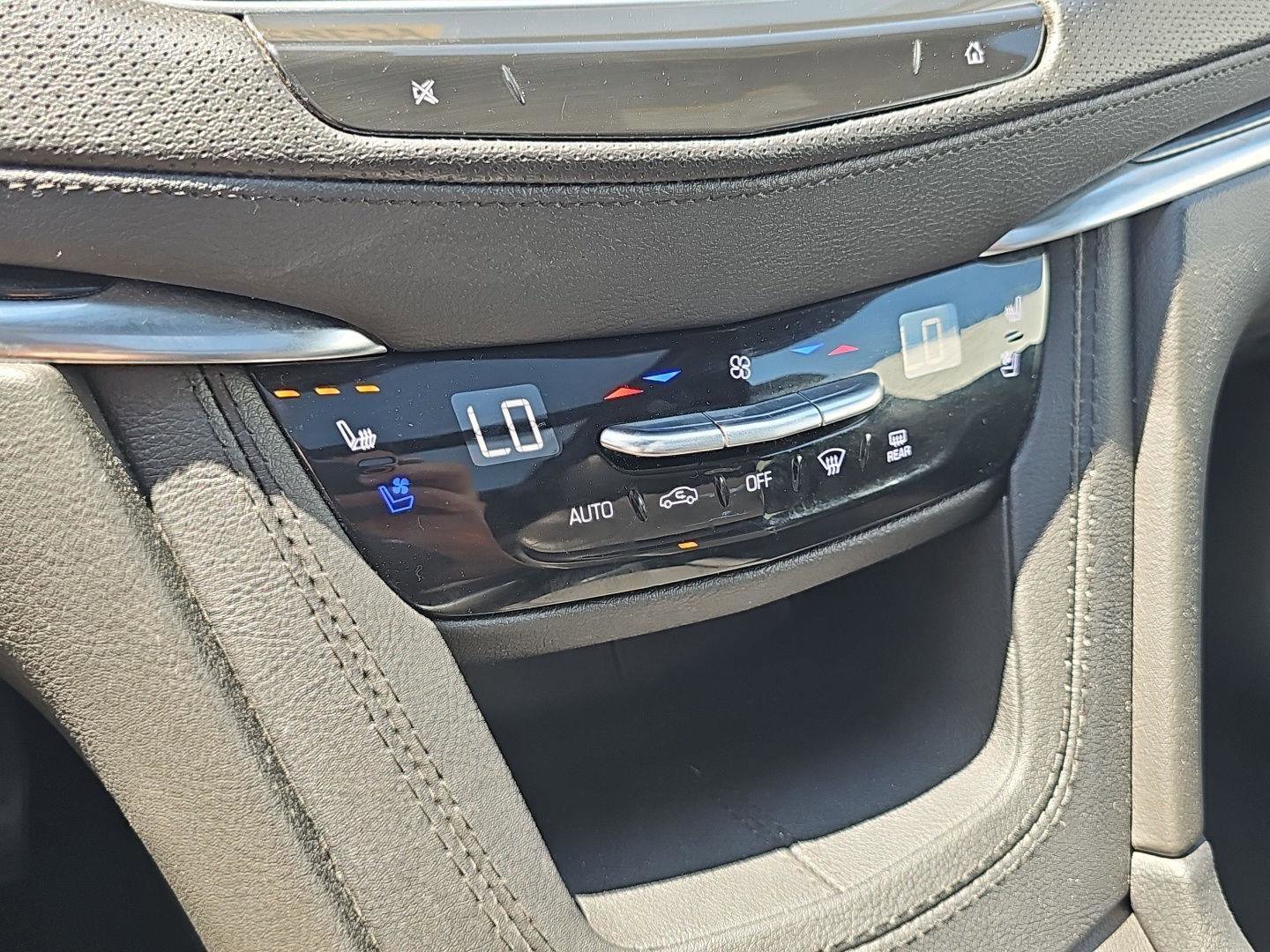 Used 2024 Cadillac XT5 Premium Luxury AWD/4WD image 13