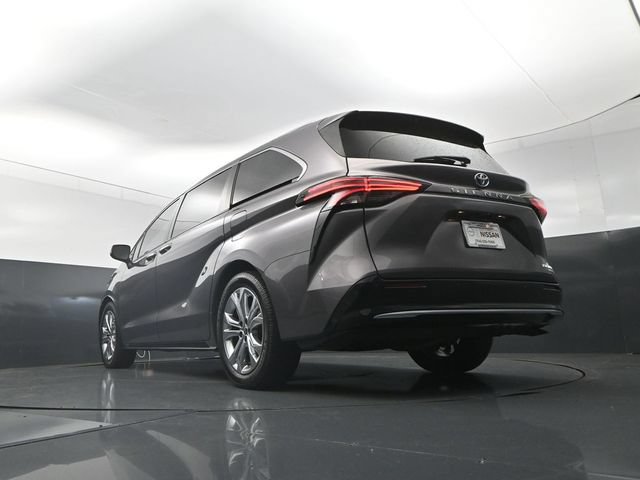Used 2022 Toyota Sienna Platinum FWD image 36